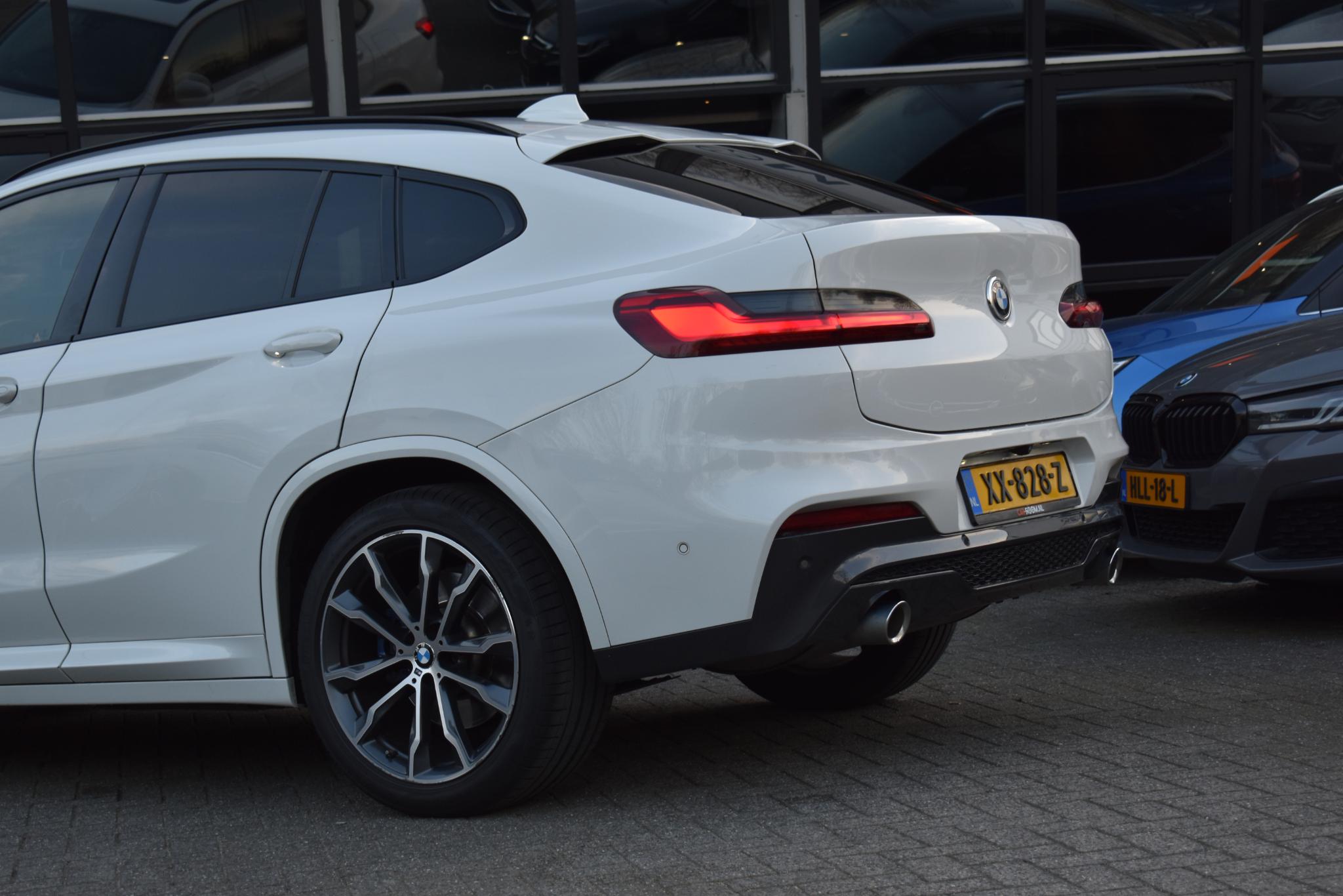 Foto van BMW X4 Xdrive20i