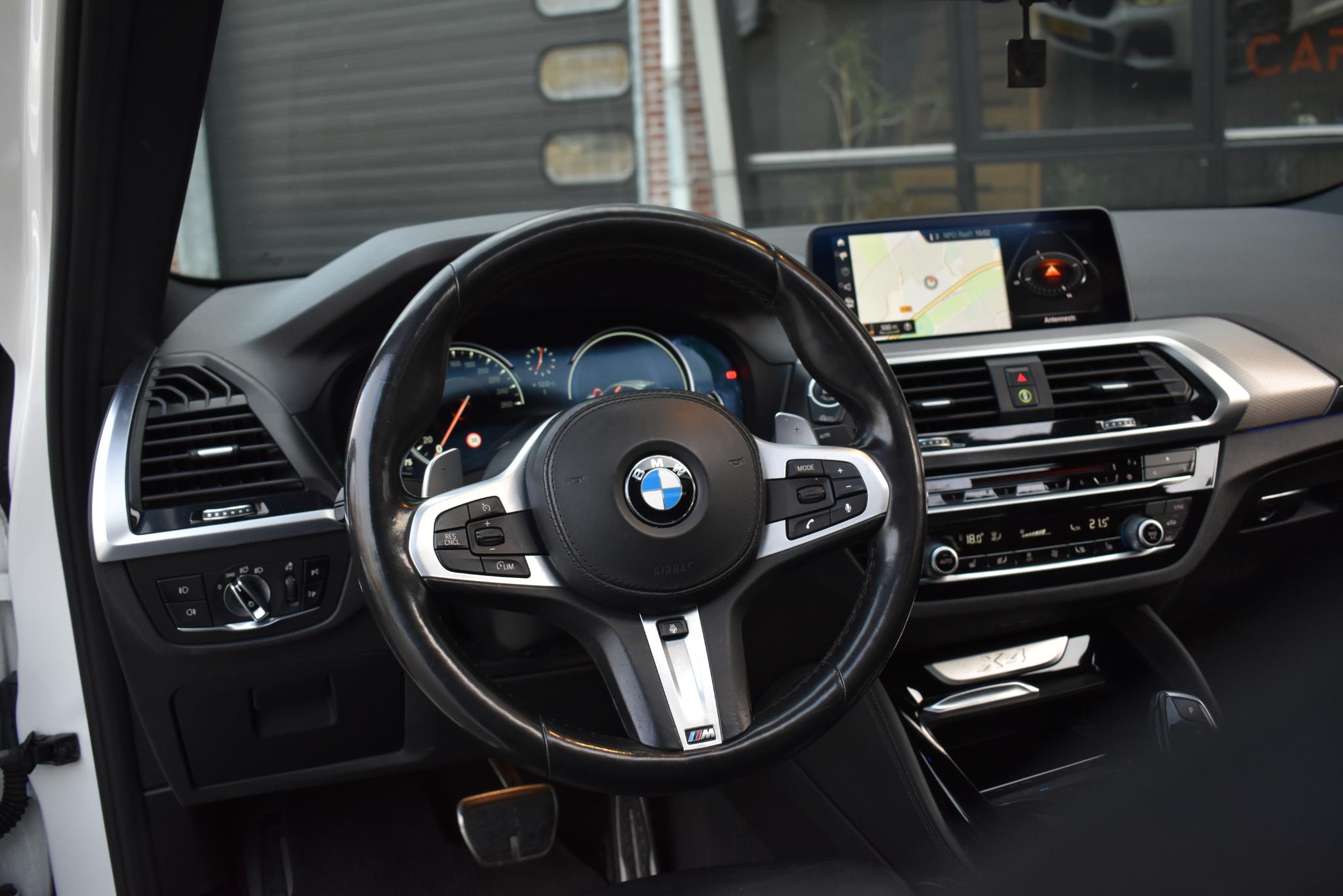Foto van BMW X4 Xdrive20i