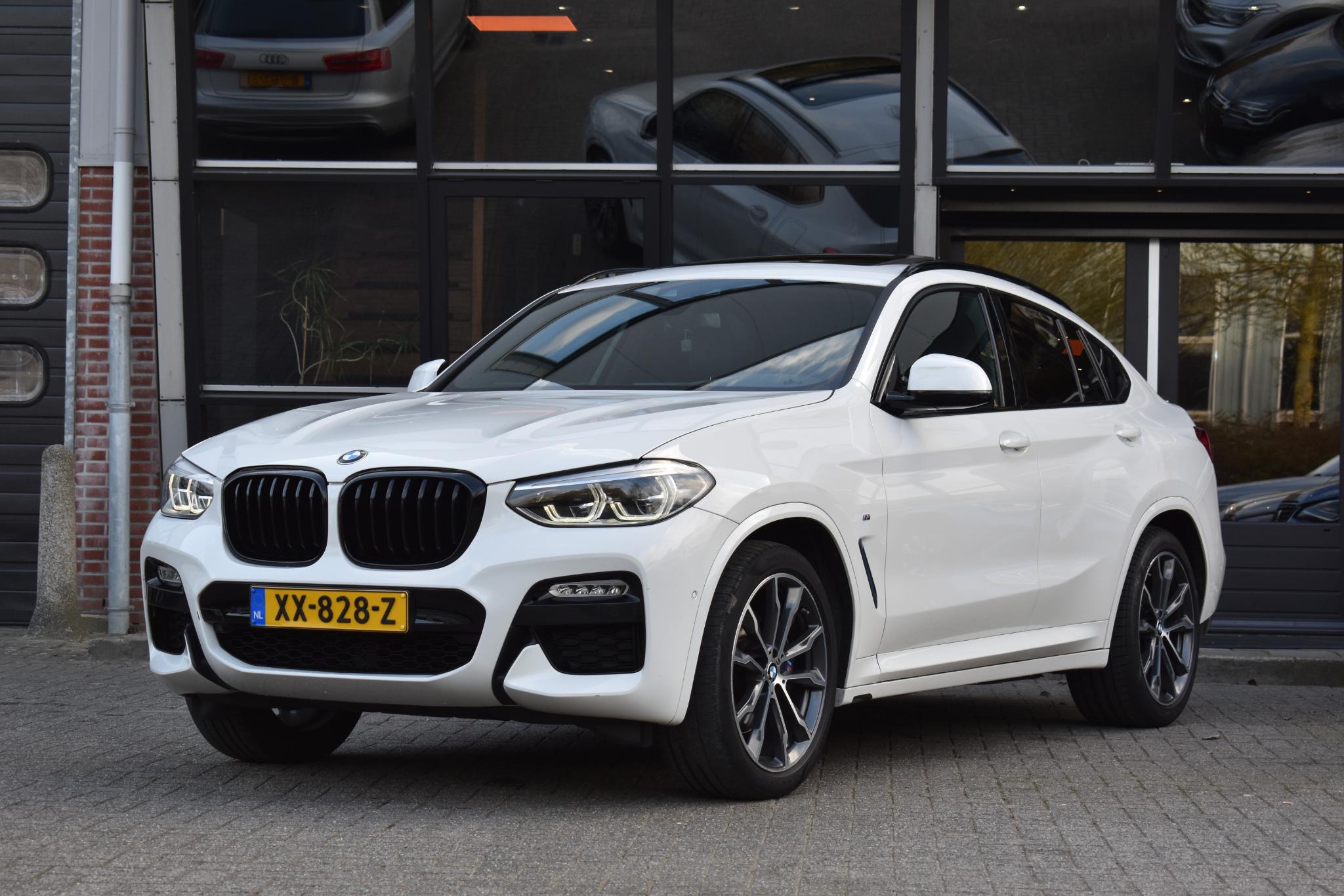 Foto van BMW X4 Xdrive20i