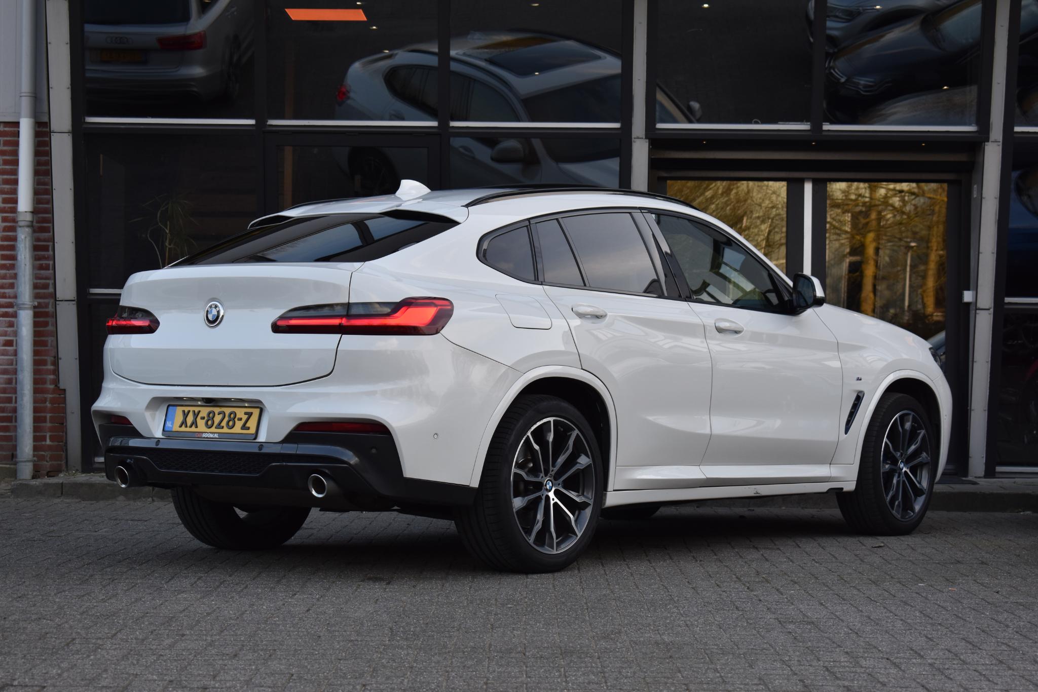 Foto van BMW X4 Xdrive20i