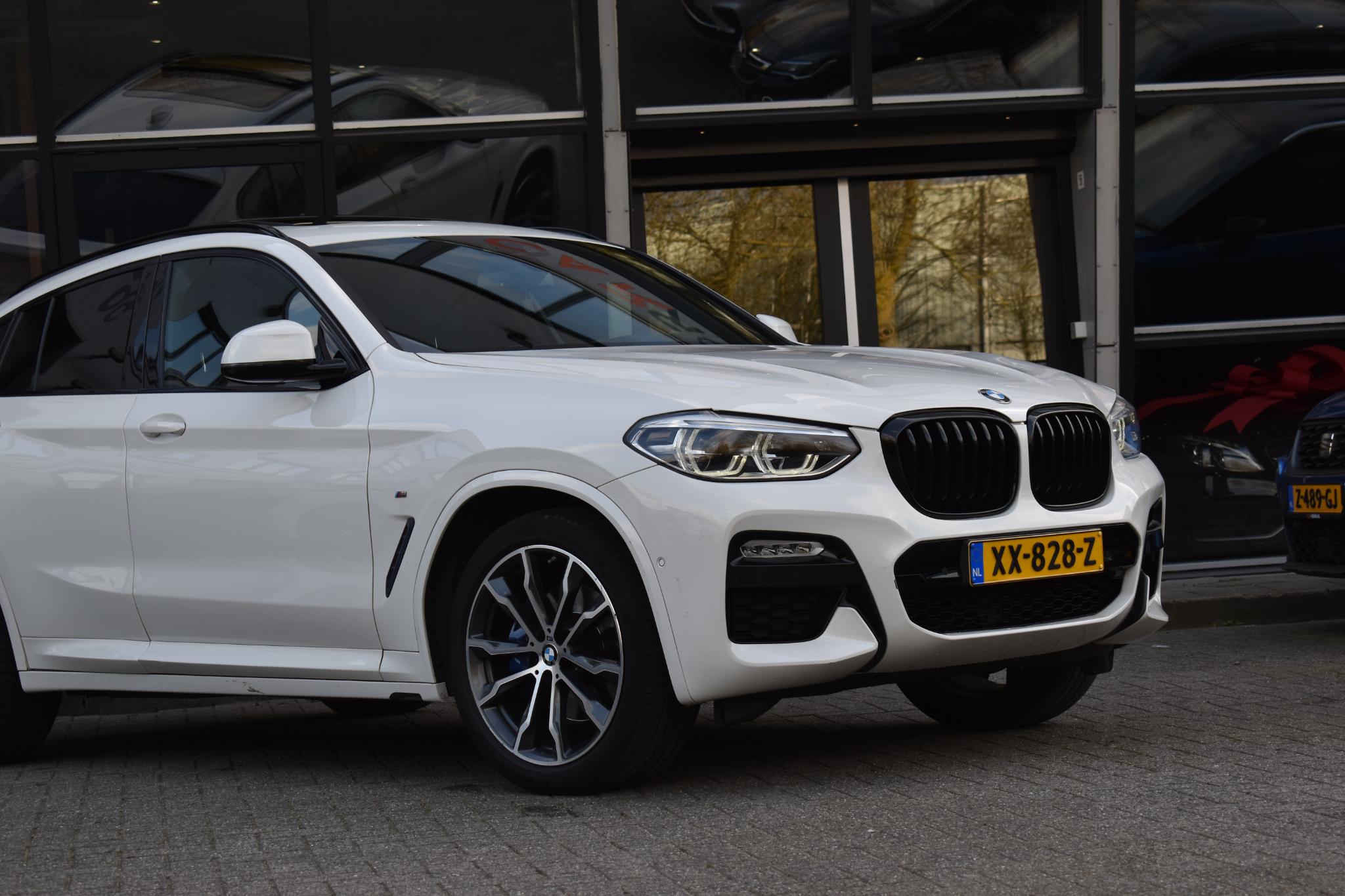 Foto van BMW X4 Xdrive20i