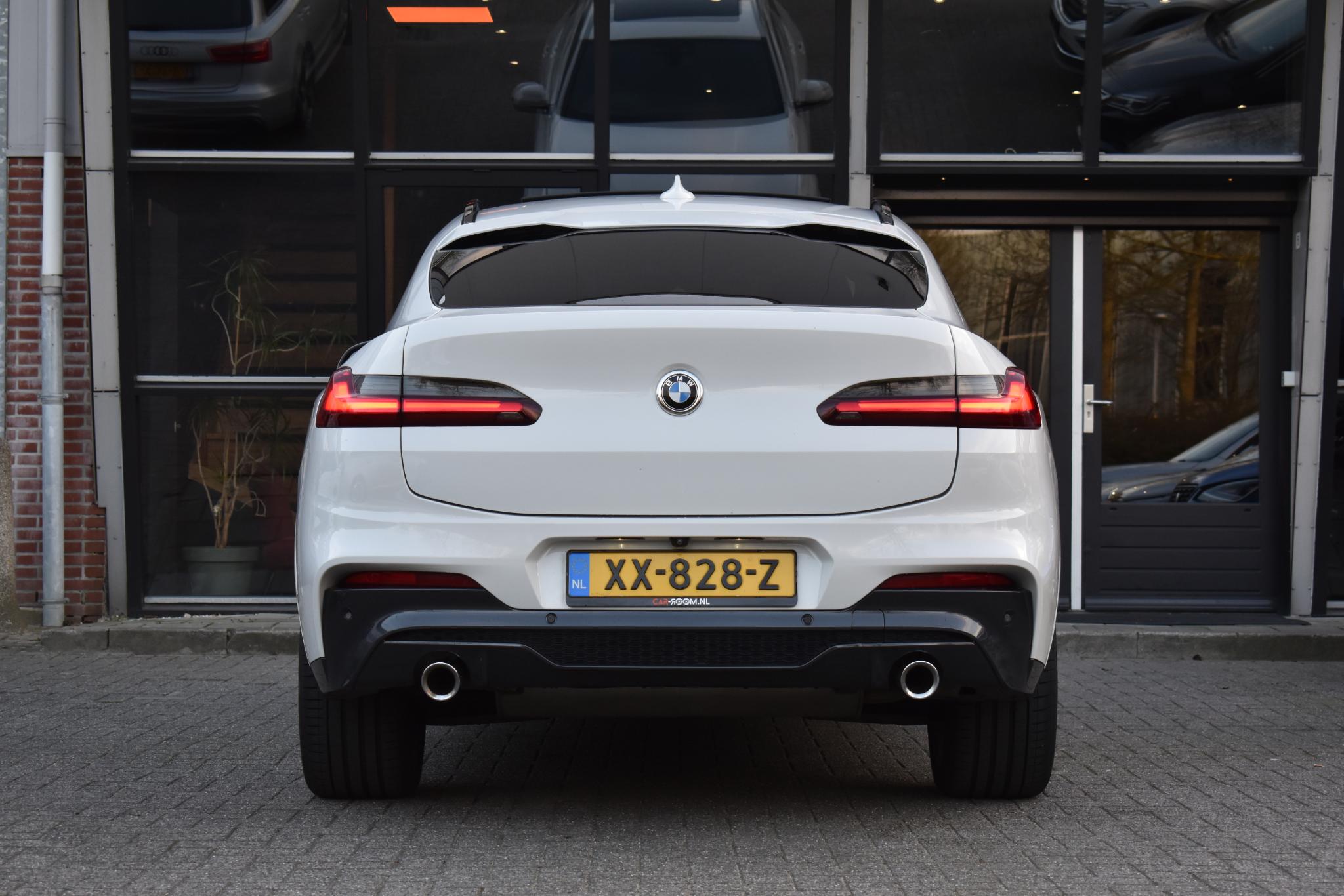 Foto van BMW X4 Xdrive20i