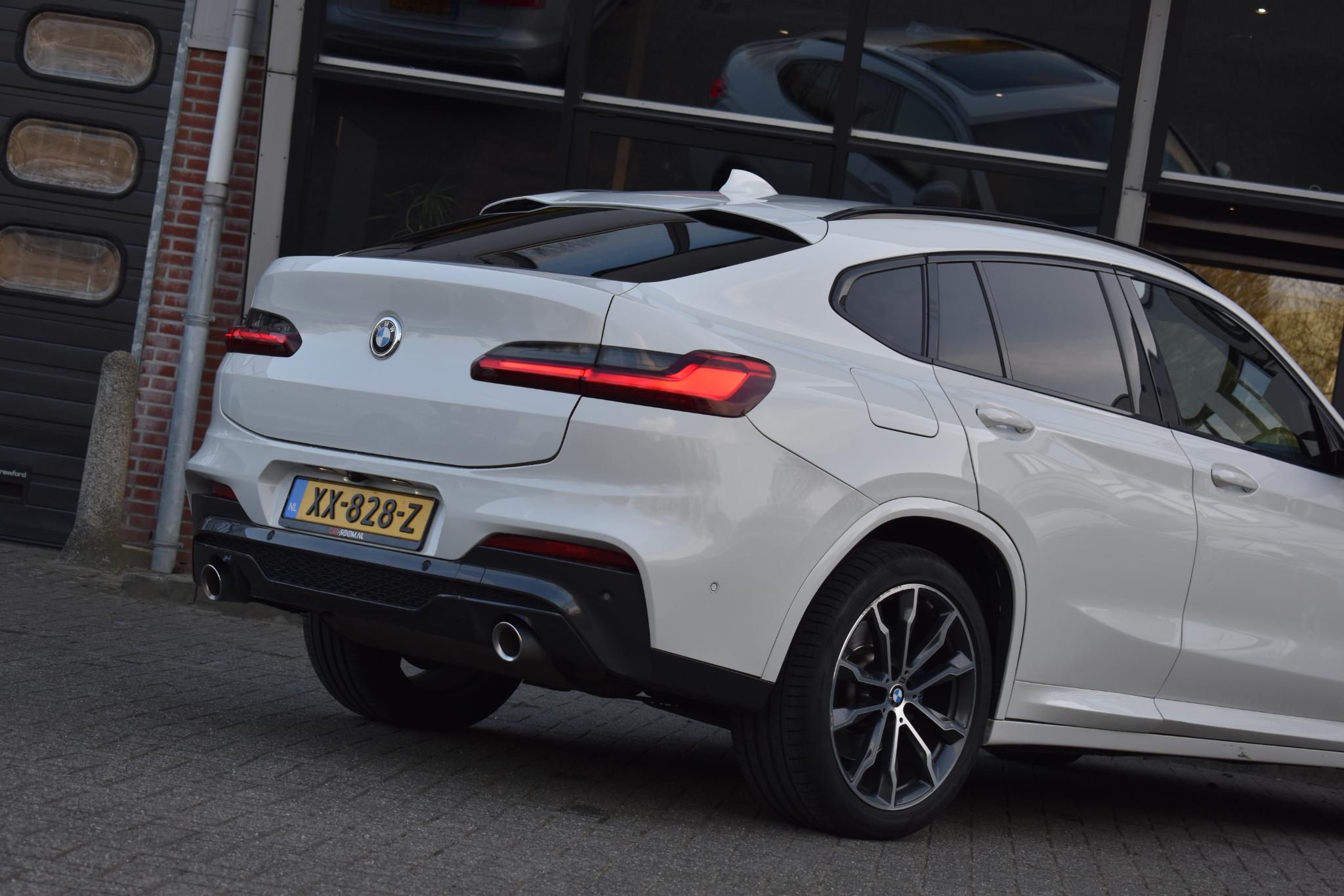Foto van BMW X4 Xdrive20i