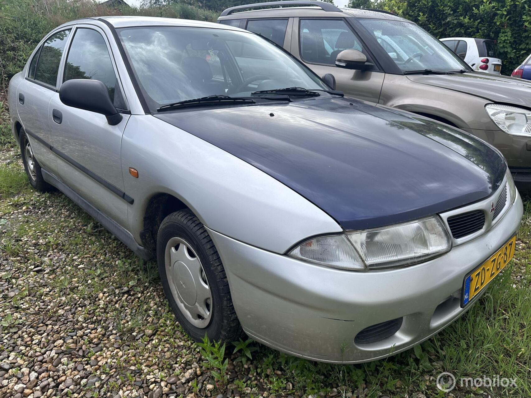 Foto van MITSUBISHI CARISMA