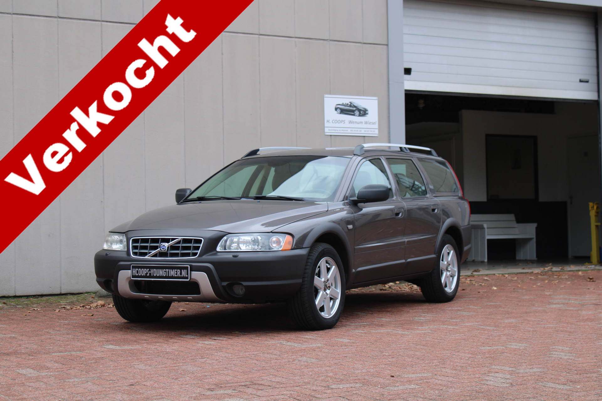 Volvo Xc70 2.5 T Momentum 2006 - voorkant
