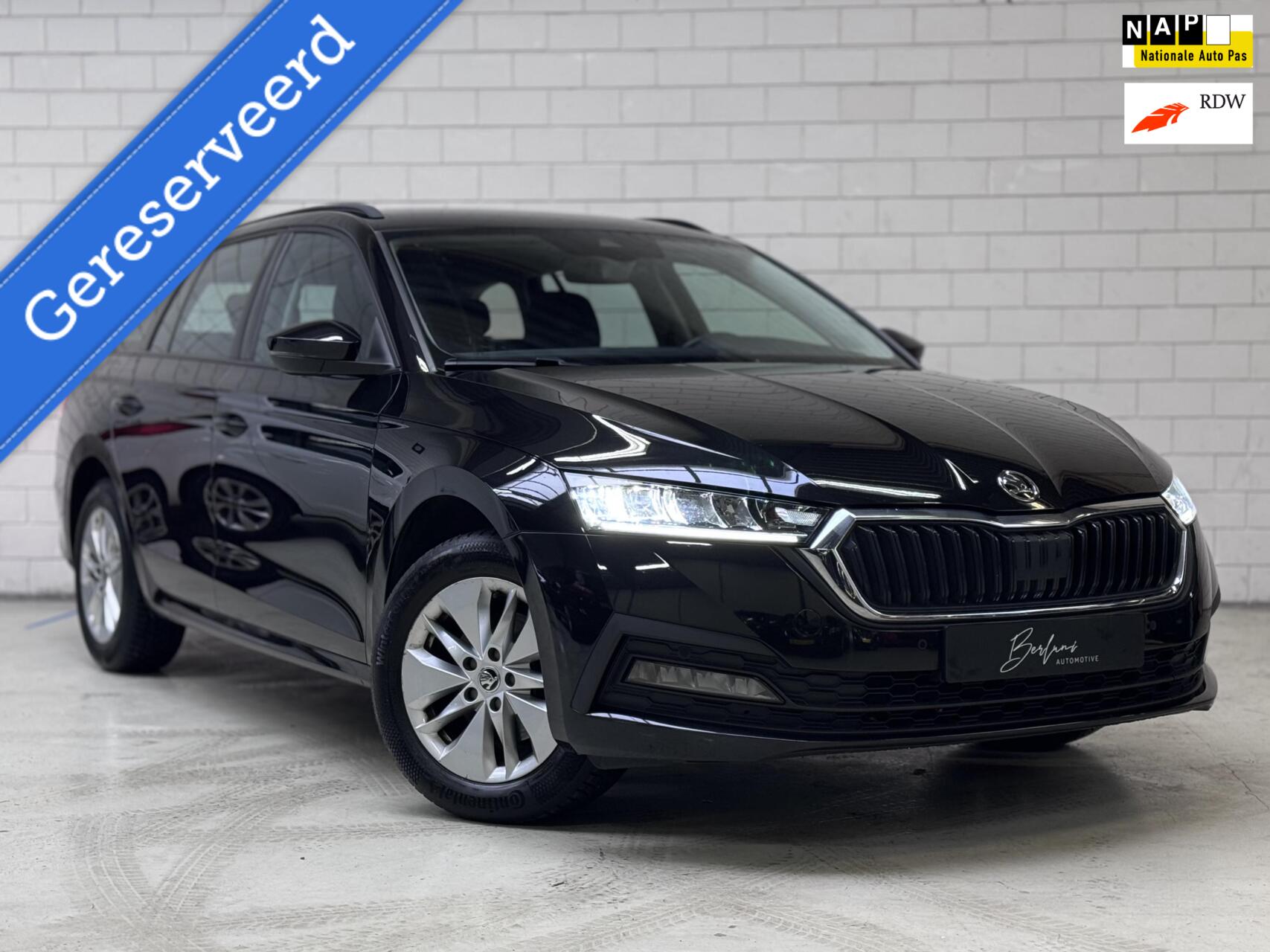 Skoda Octavia 1.0 TSI Business Edition CarPlay |Org NL 2021 - voorkant