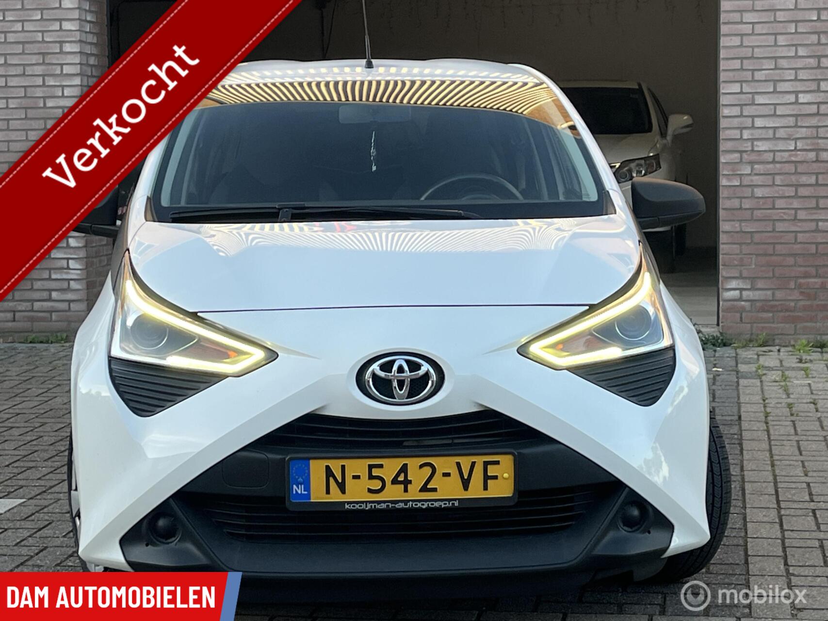 Toyota Toyota Aygo X-fun 1.0 BJ 2022, 1e eig, Airco, LED, Dealer onderhouden! 2022 - voorkant