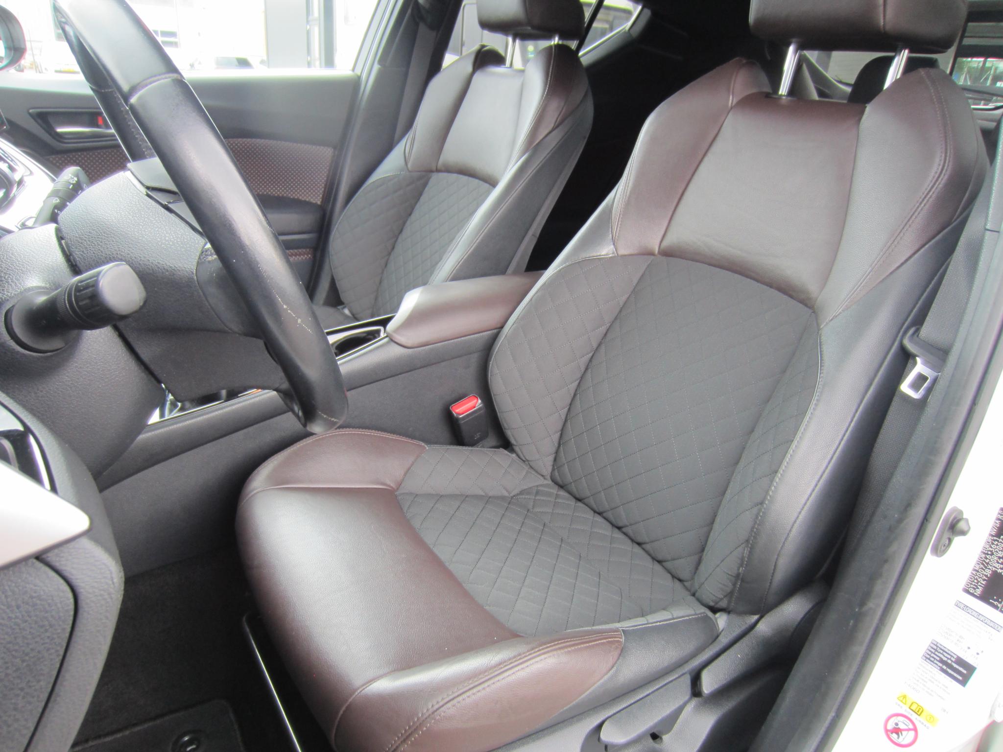 Foto van Toyota Toyota C-hr