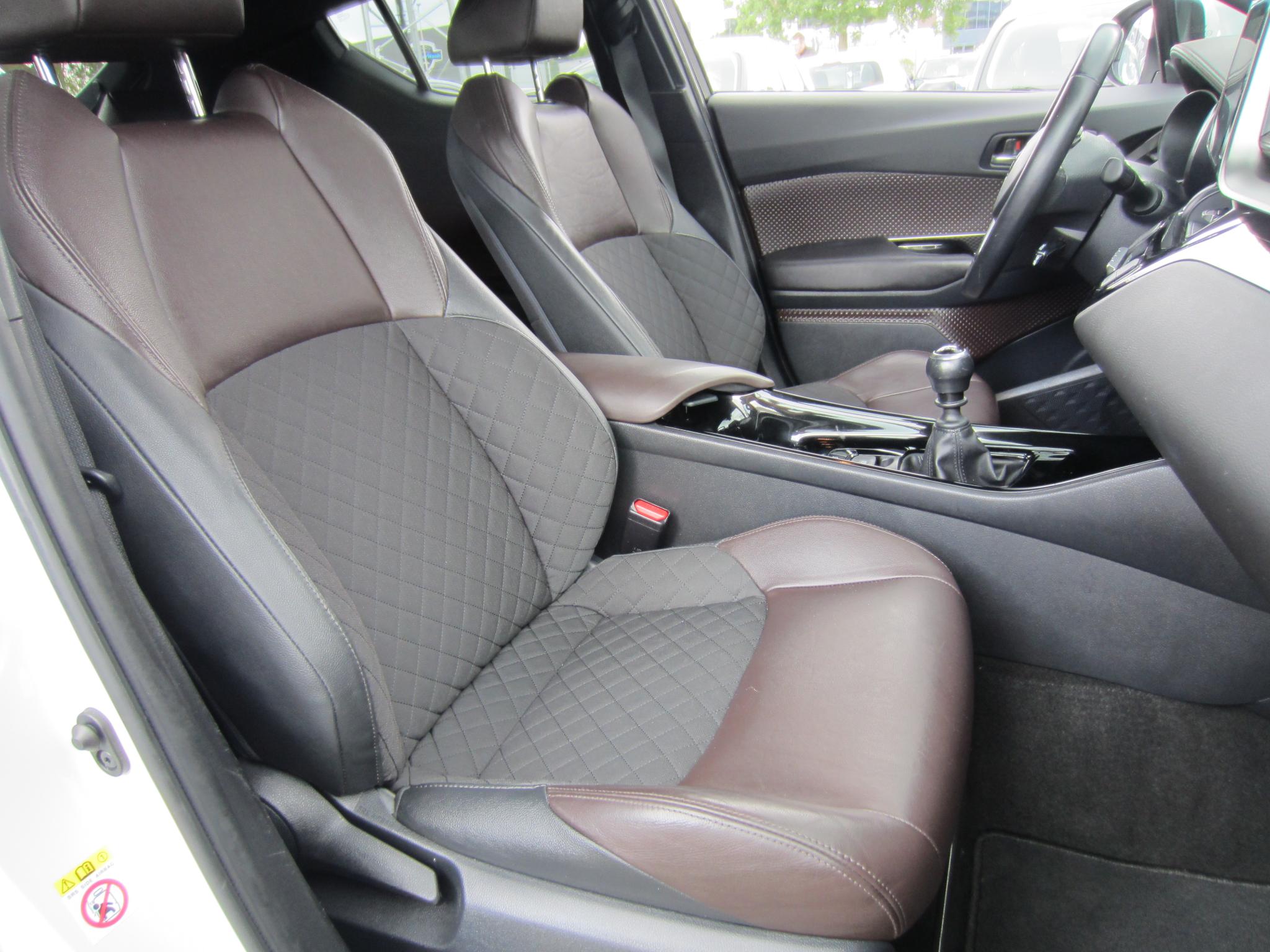 Foto van Toyota Toyota C-hr