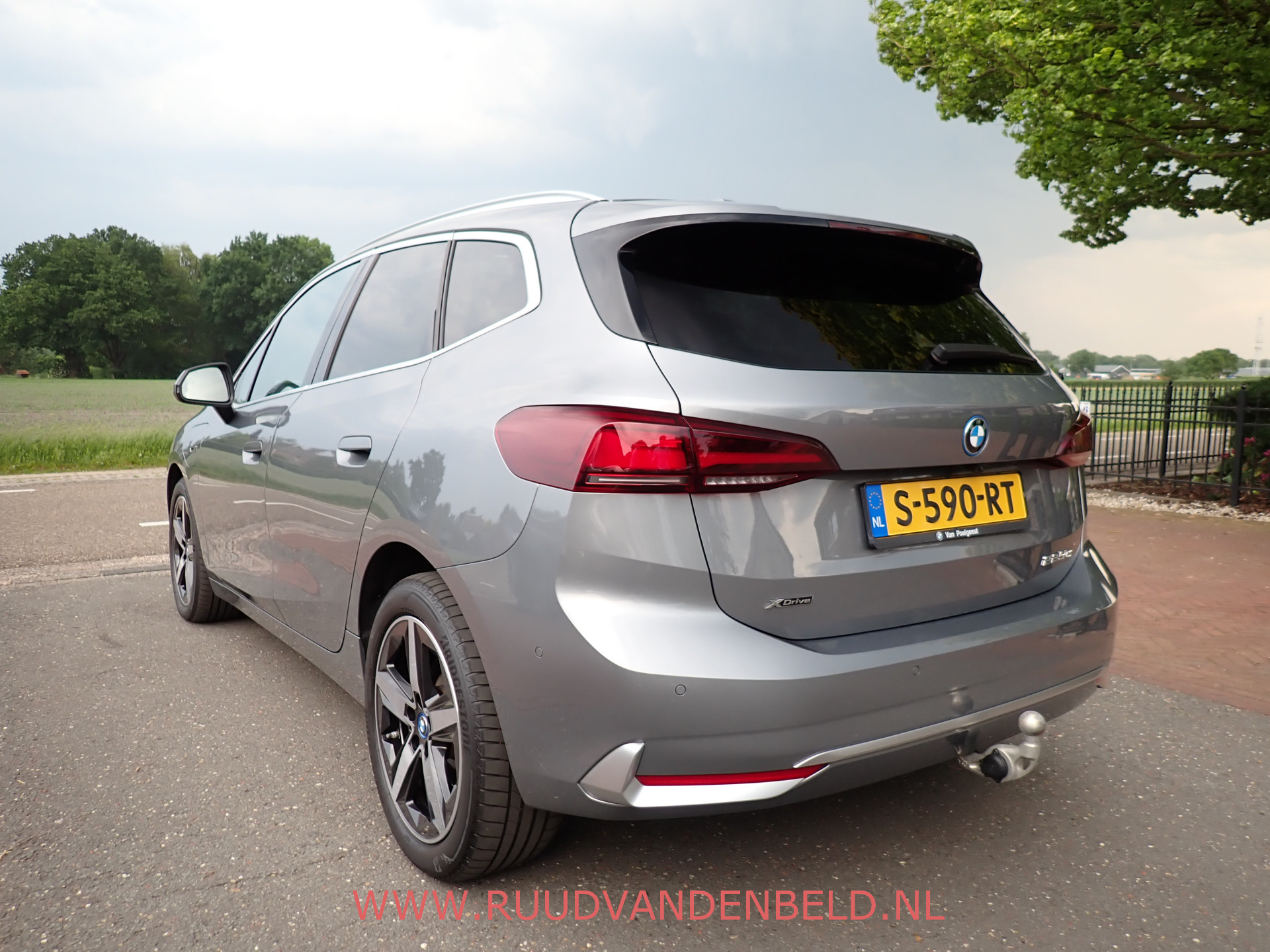 Foto van BMW 225e xDrive Active Tourer