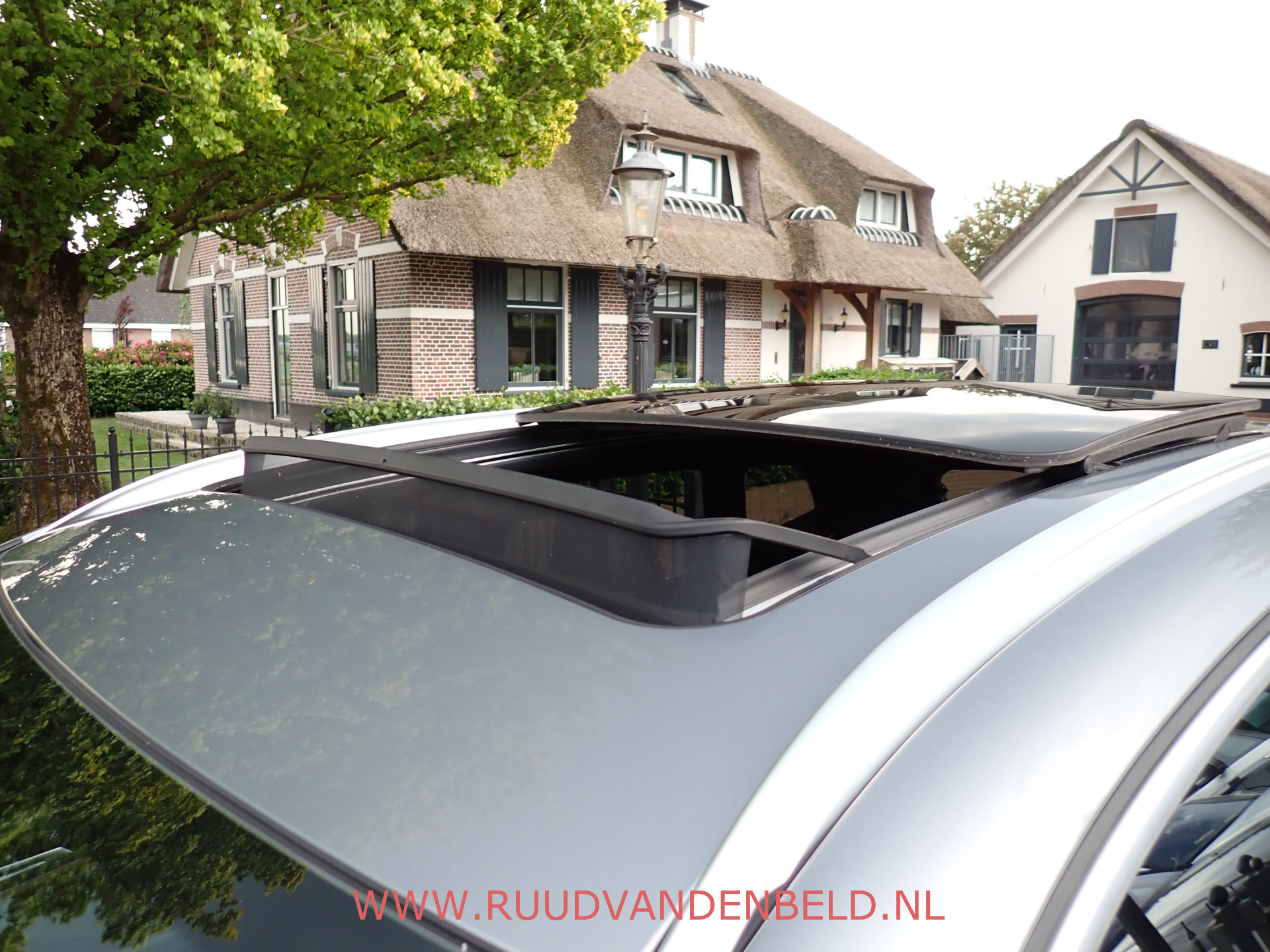 Foto van BMW 225e xDrive Active Tourer