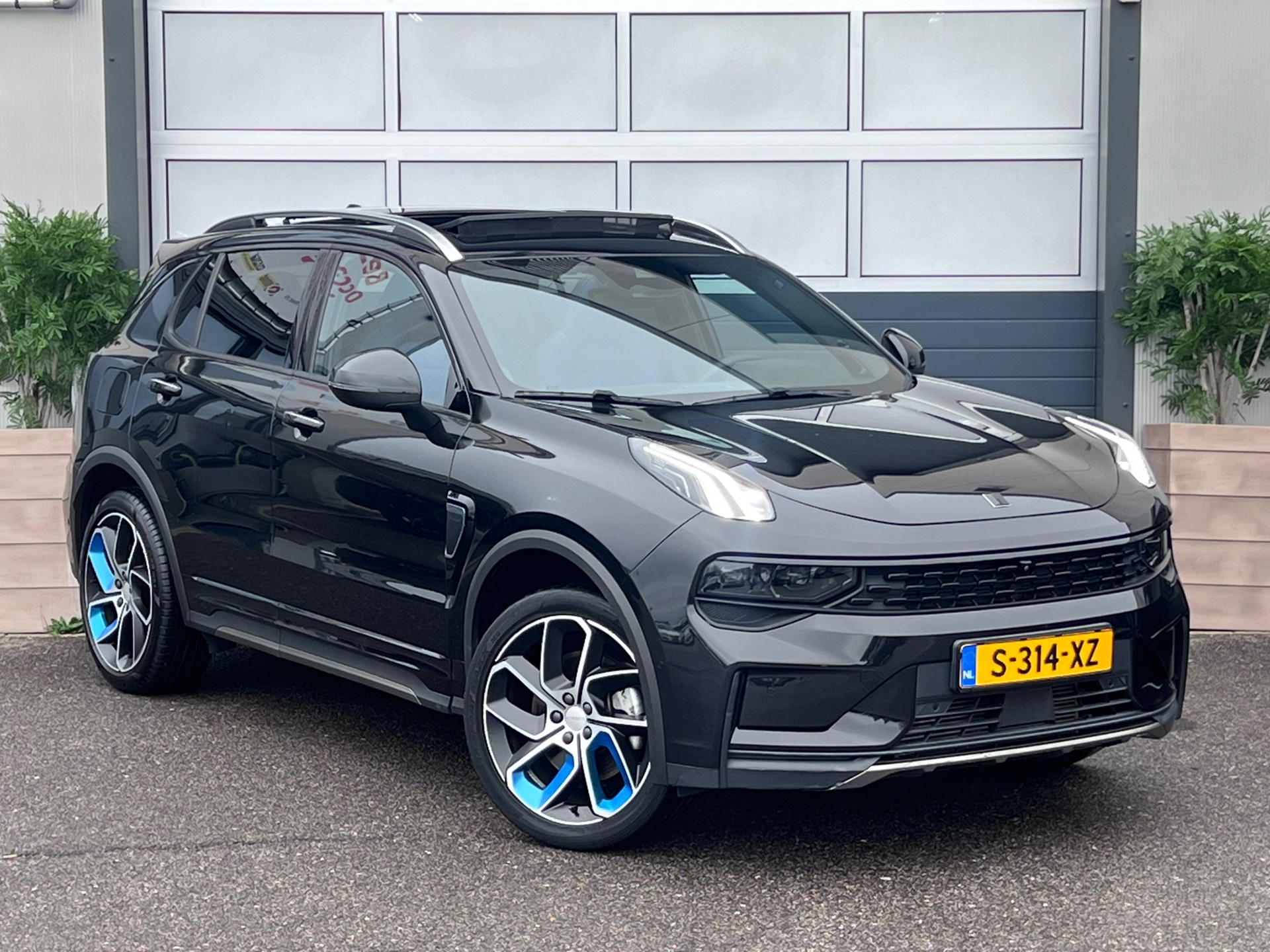 Foto van LYNK&CO LYNK & CO 01