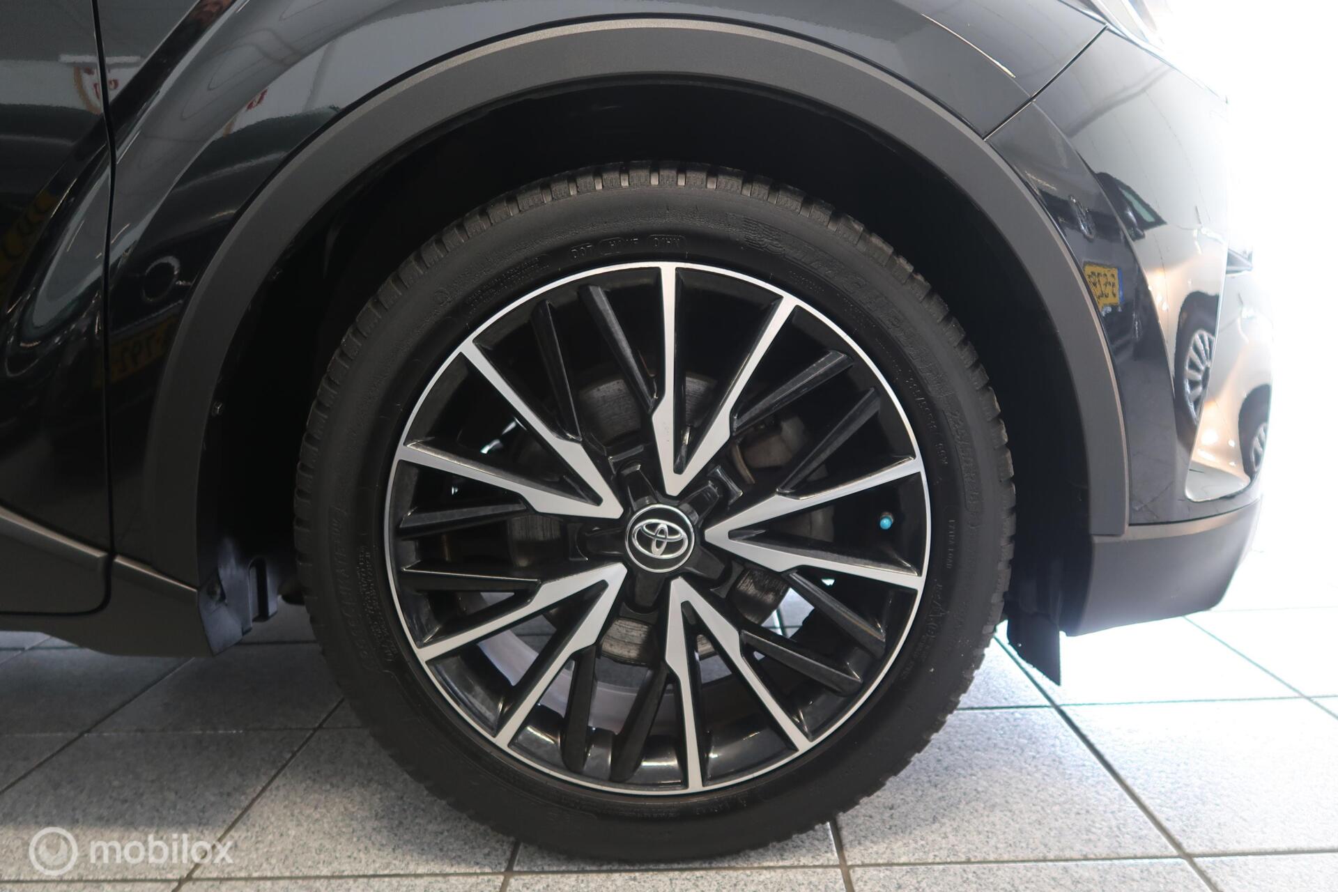 Foto van Toyota Toyota C-hr