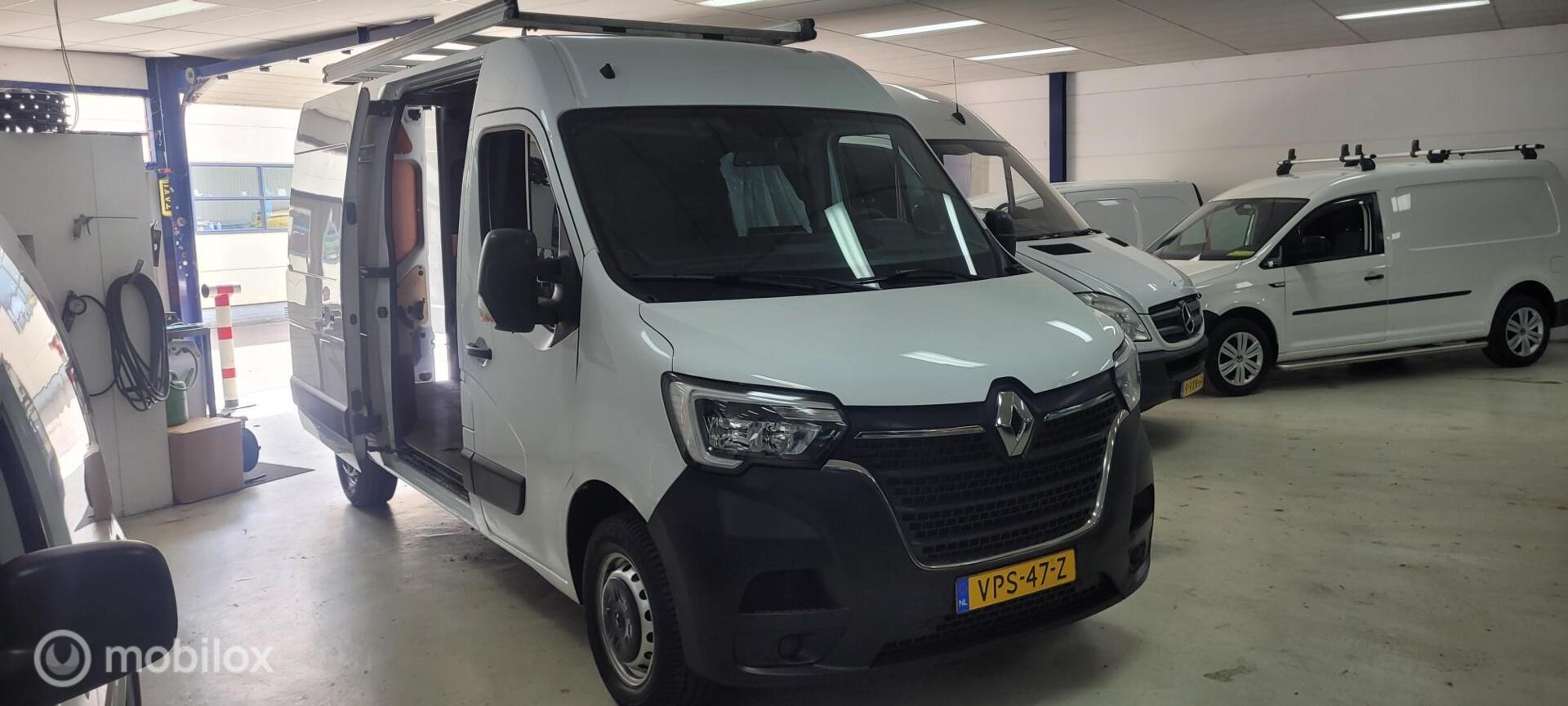 Renault Master T33 2.3 dCi 150 L2H2 Energy Comfort 2022 - voorkant