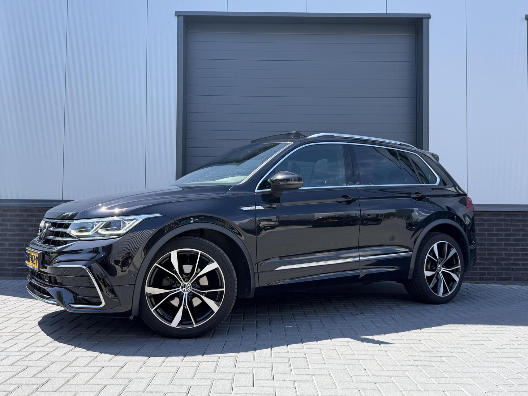 Volkswagen Tiguan 1.5 TSI R-Line 2023 - voorkant
