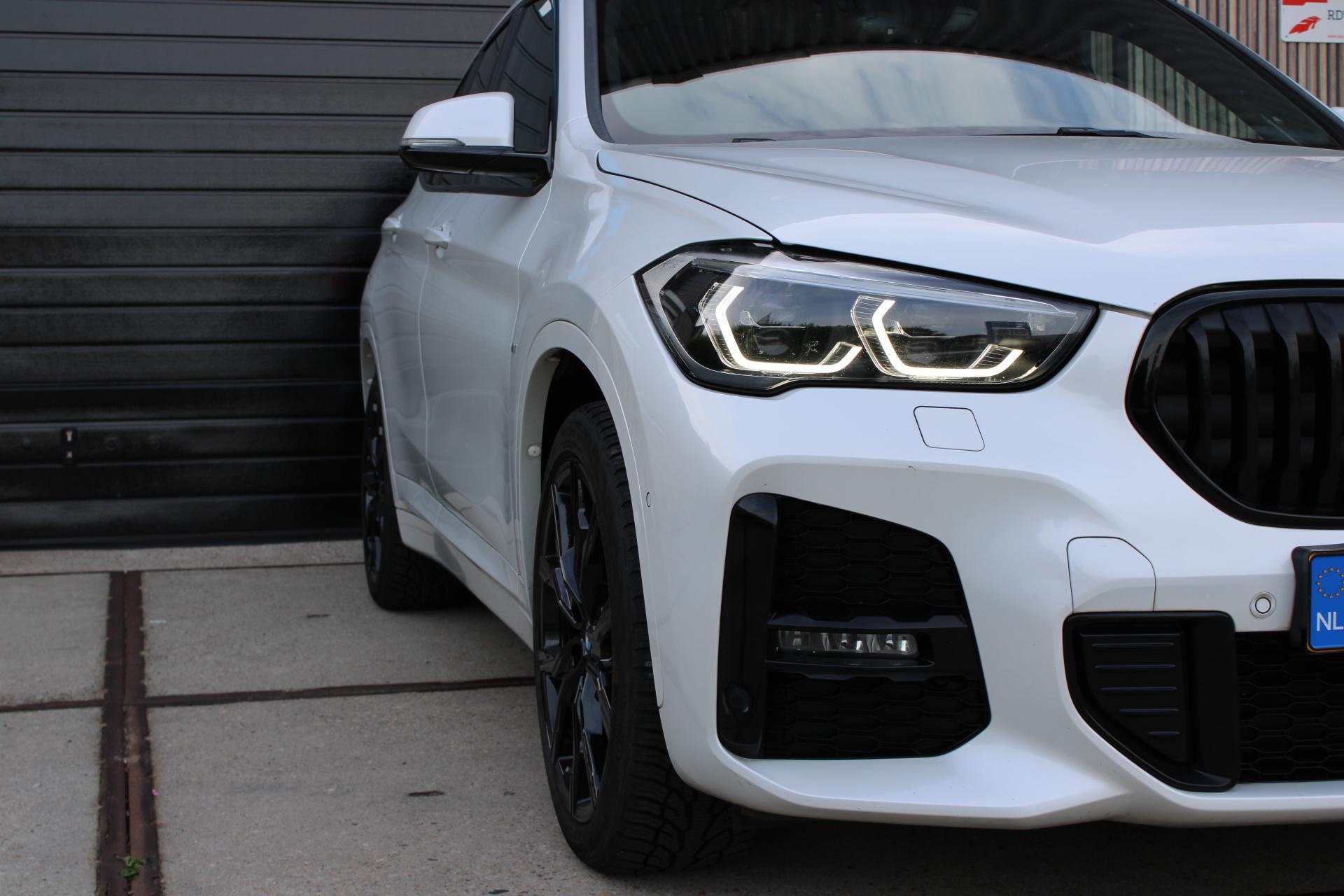 Foto van BMW X1 Xdrive25e