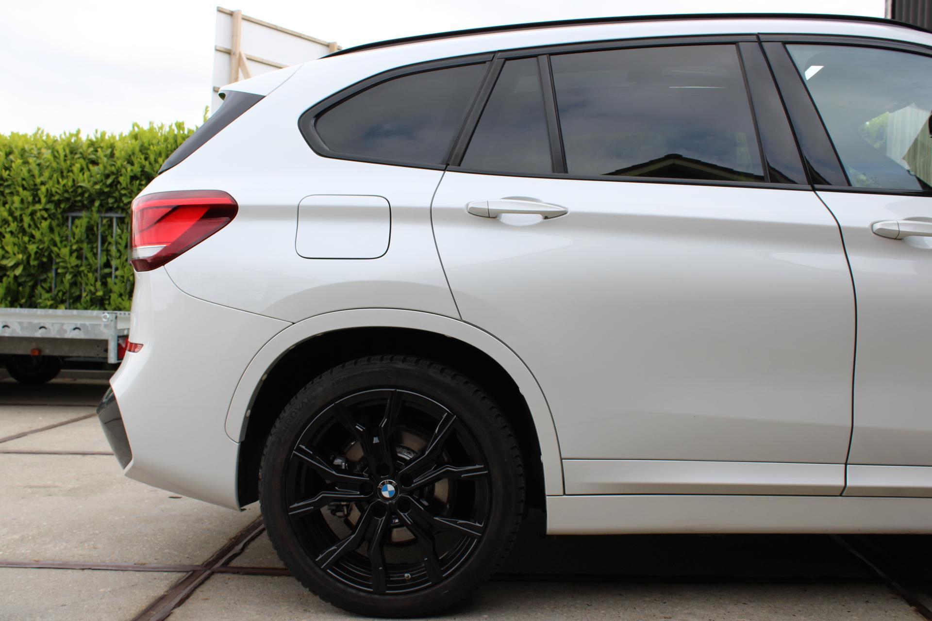 Foto van BMW X1 Xdrive25e