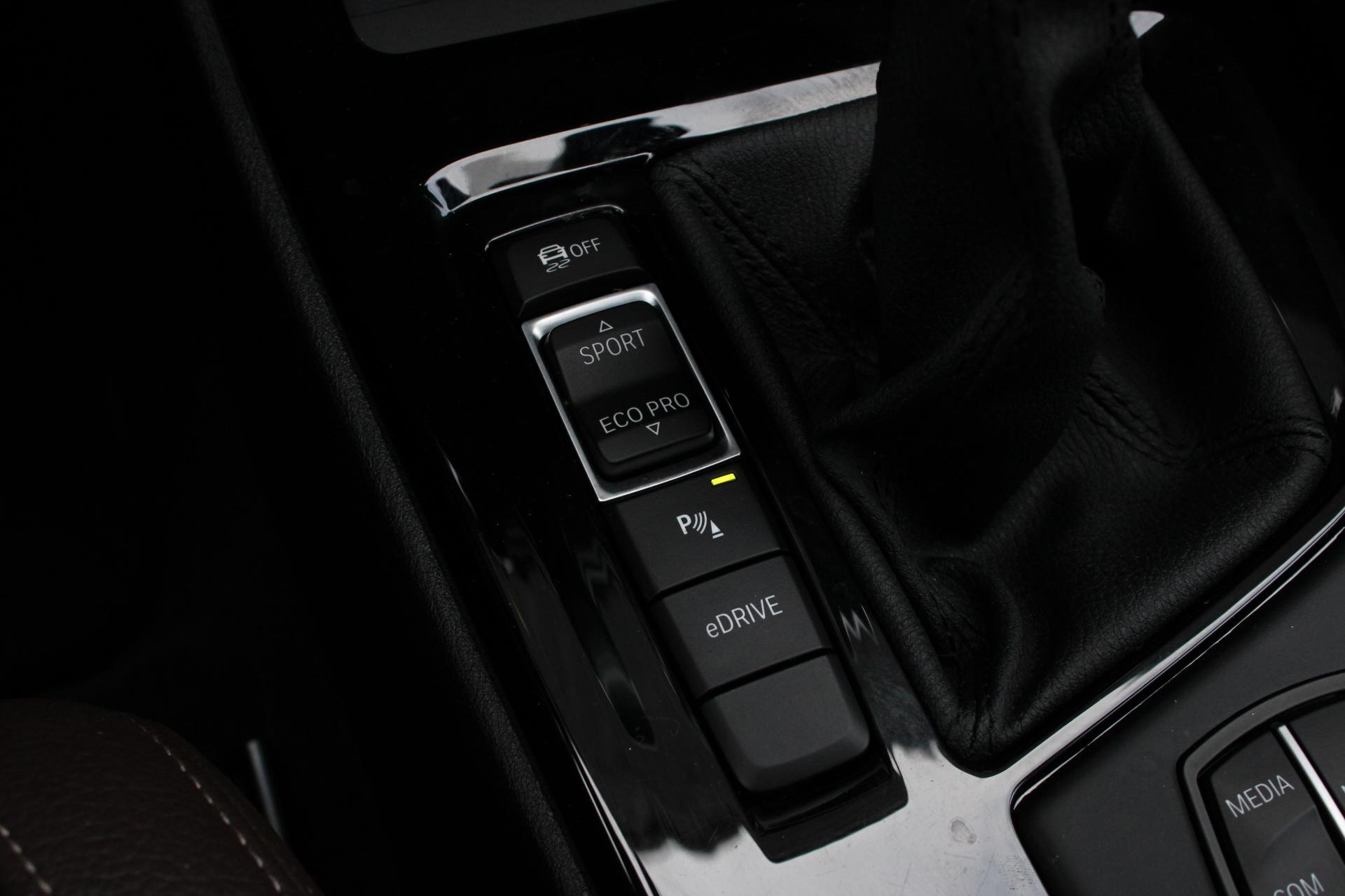 Foto van BMW X1 Xdrive25e