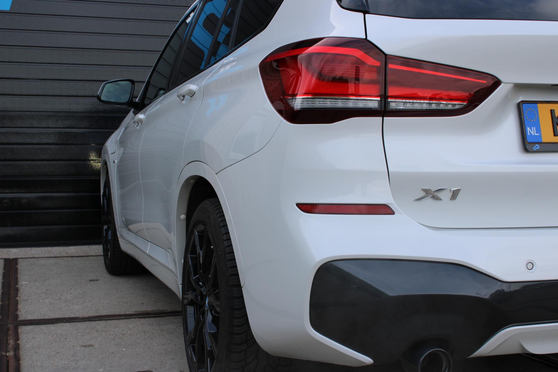 Foto van BMW X1 Xdrive25e