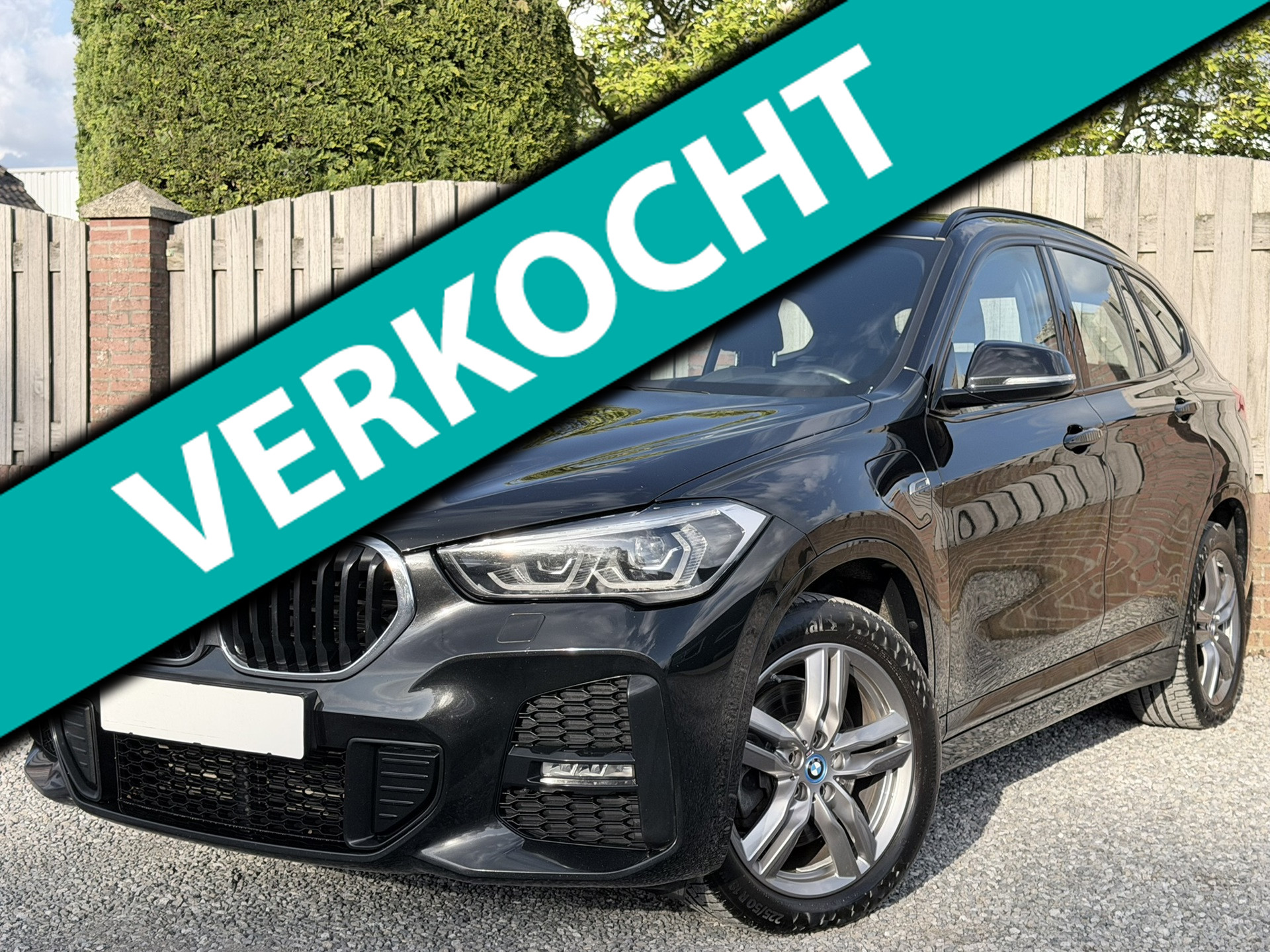 BMW X1 Xdrive25e XDrive25e High Executive M-SPORT CLIMA SPORTSTOELLEN TREKHAAK AFN P SENSOREN LEER STOELVERWARMING 2021 - voorkant