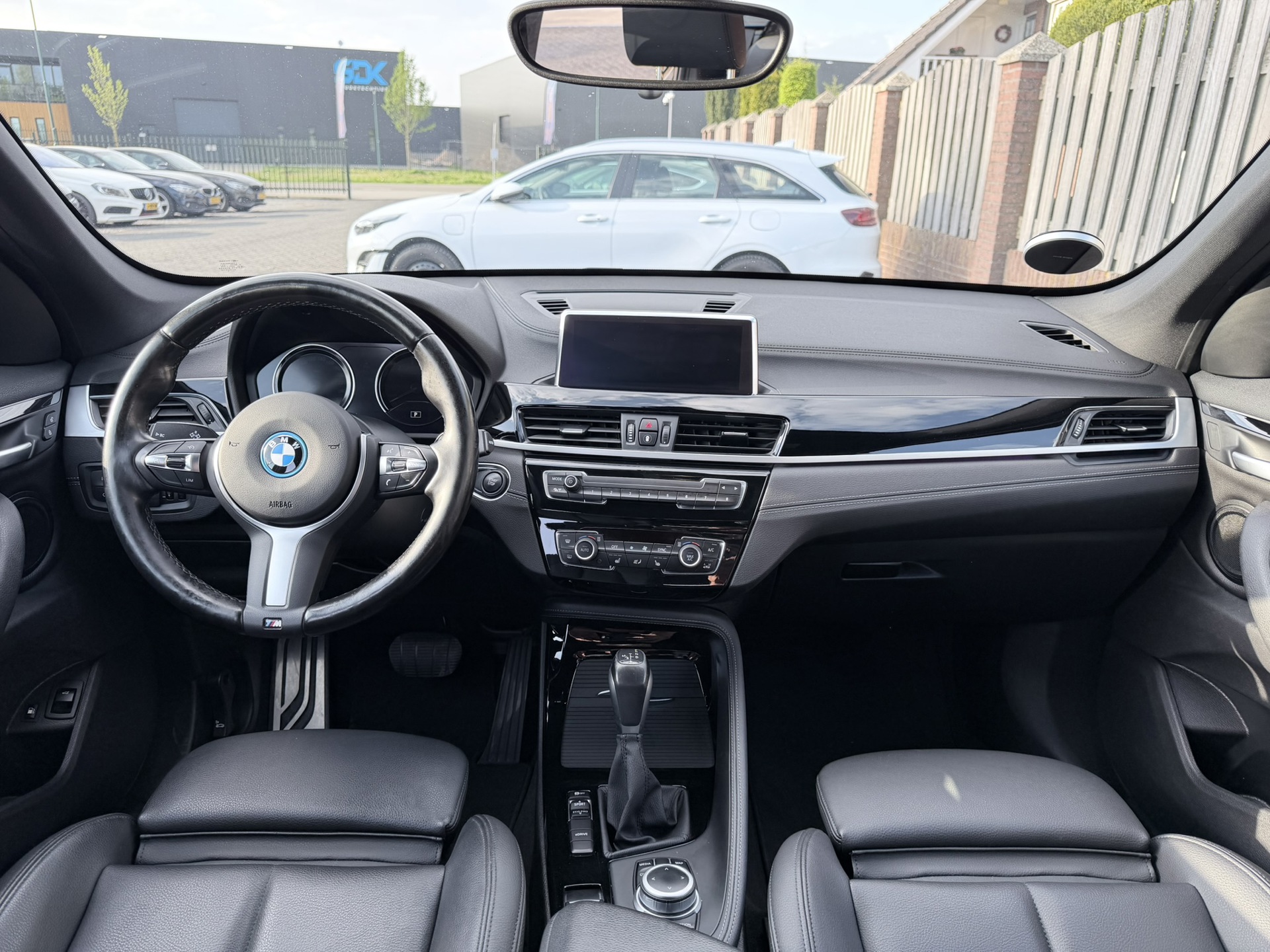 Foto van BMW X1 Xdrive25e