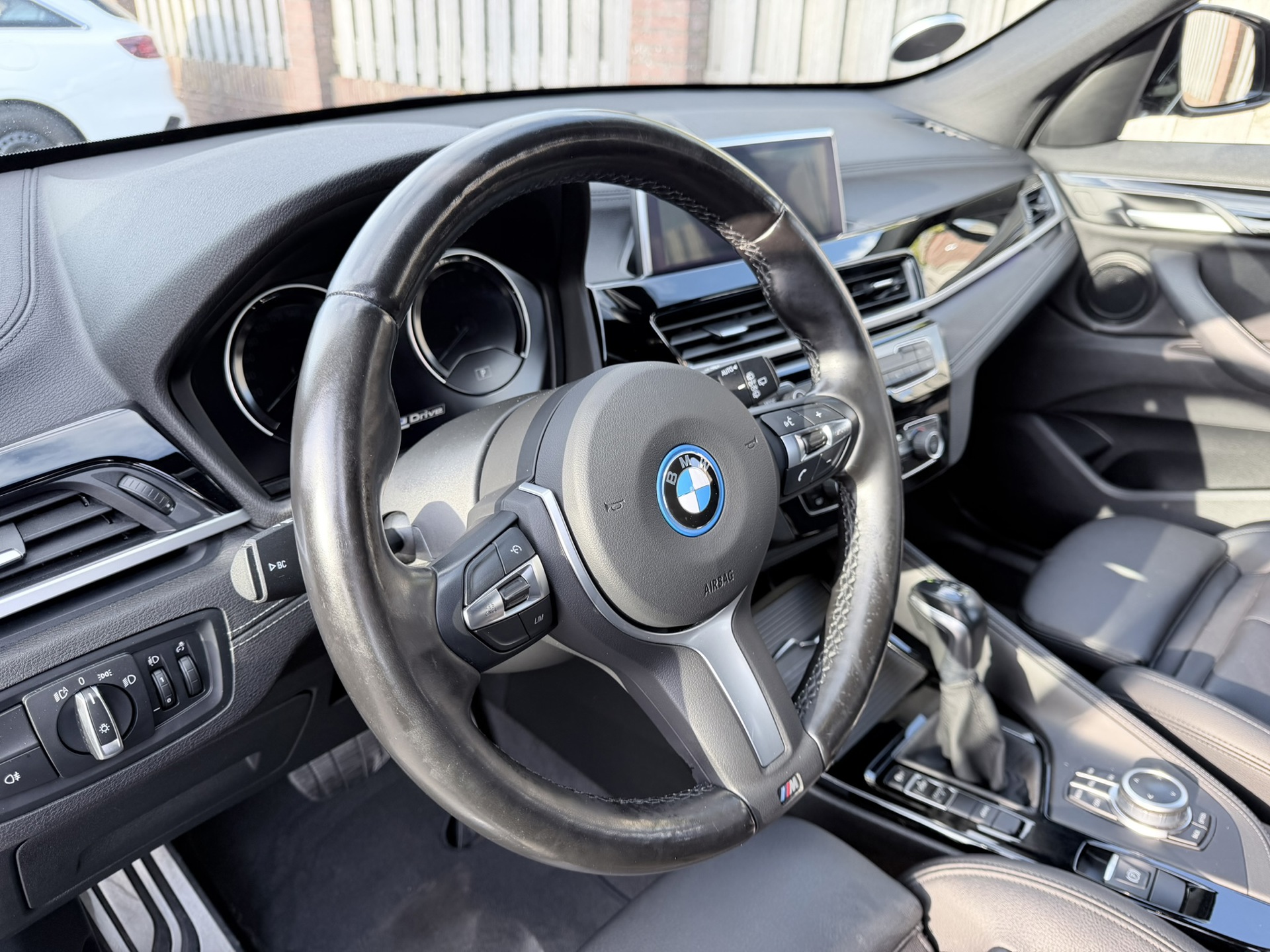 Foto van BMW X1 Xdrive25e