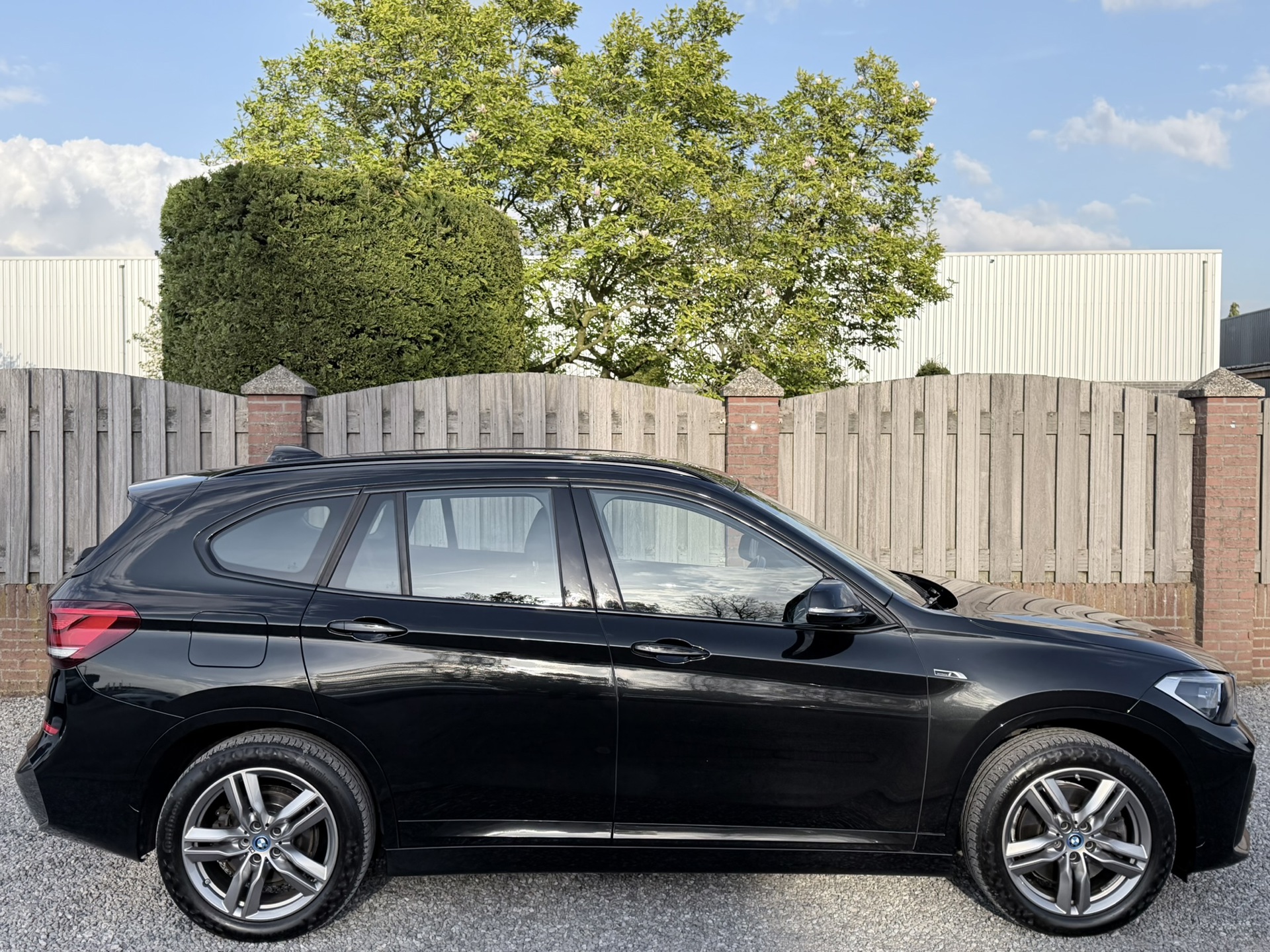 Foto van BMW X1 Xdrive25e