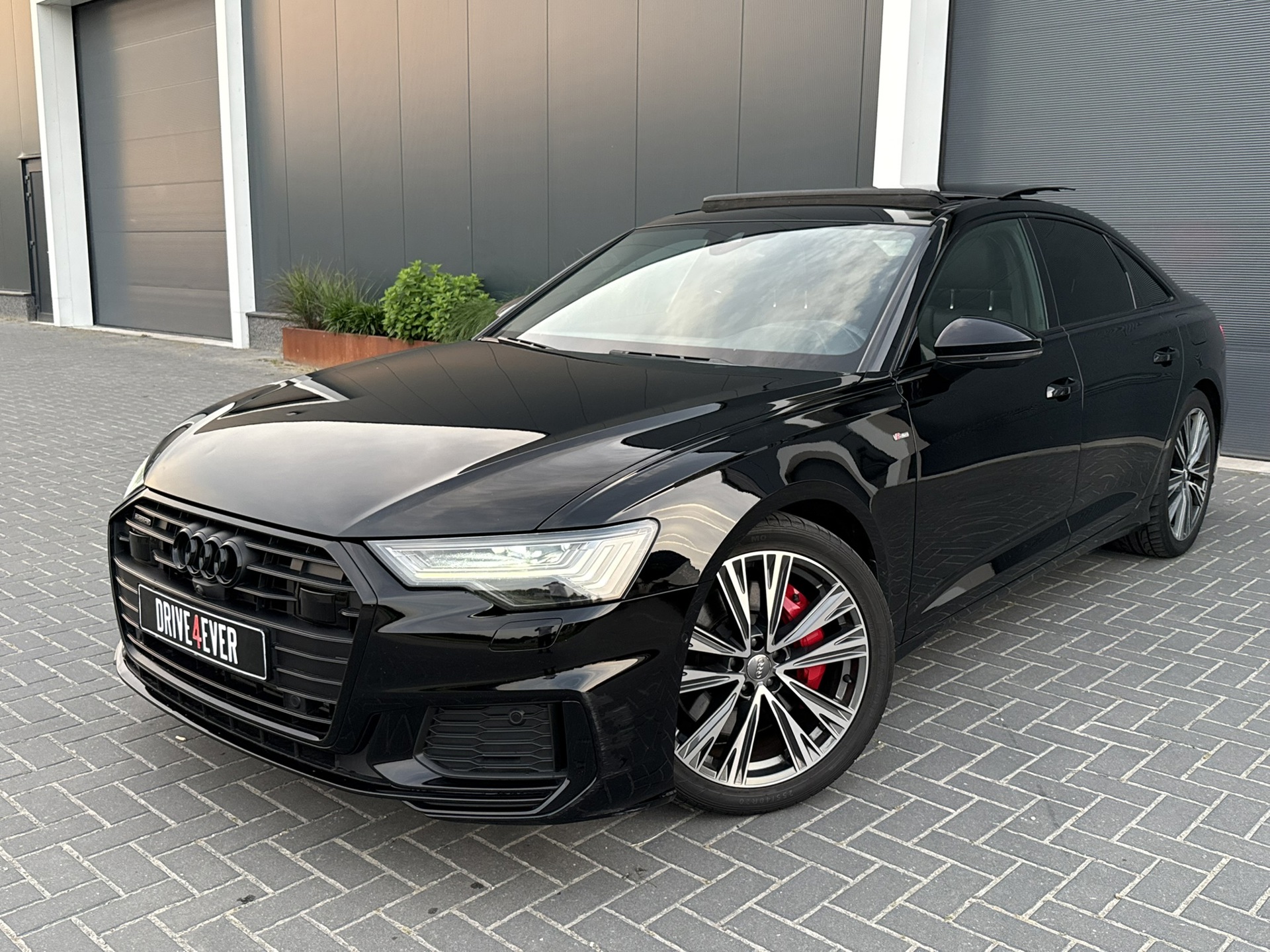 Foto van AUDI A6 55 TFSI E