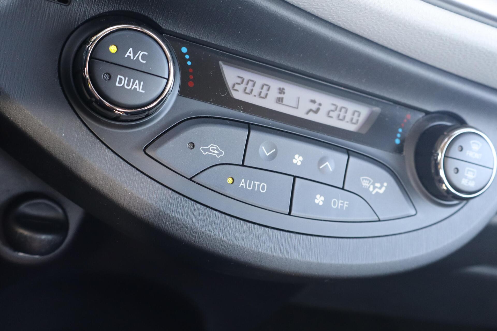 Foto van Toyota Toyota Yaris Hybrid