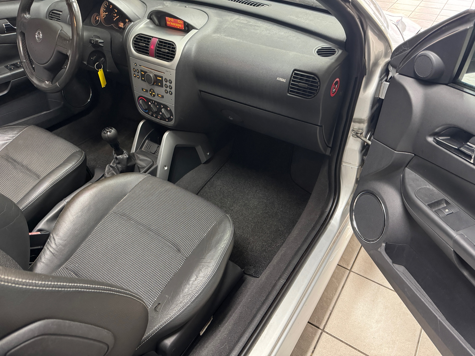 Foto van Opel Tigra