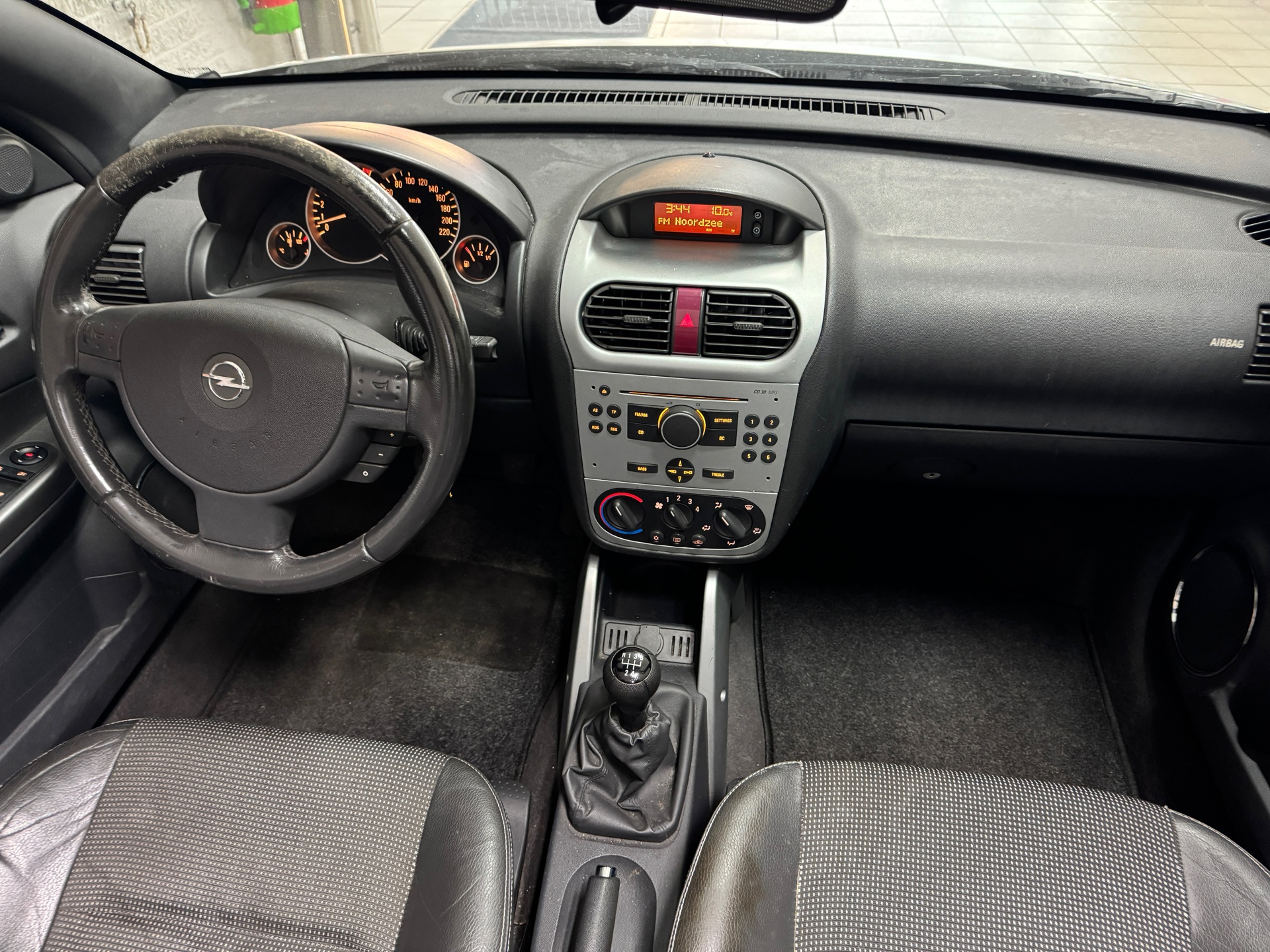 Foto van Opel Tigra