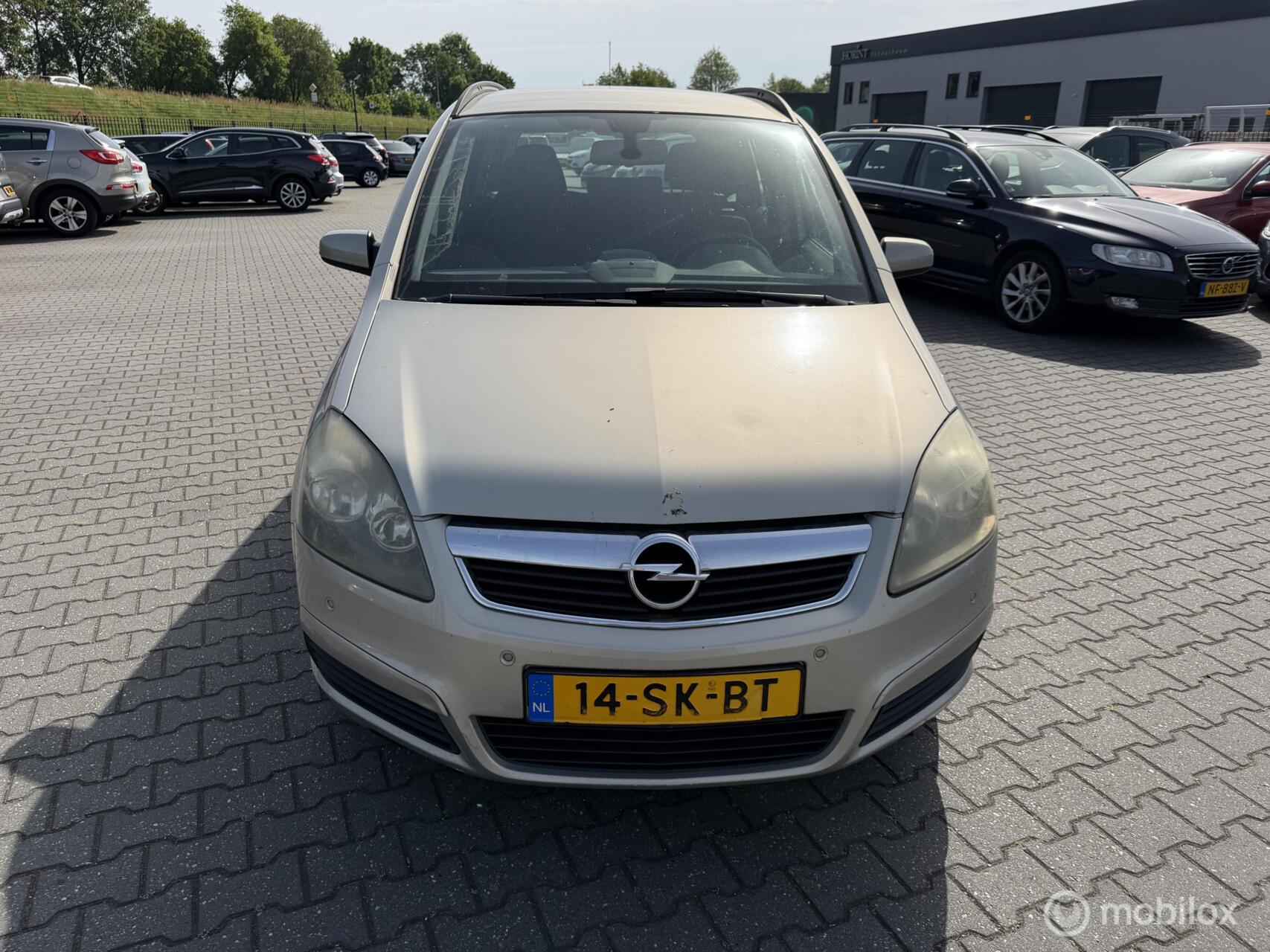 Opel Zafira 1.8 Enjoy 7 persoons 2006 - voorkant