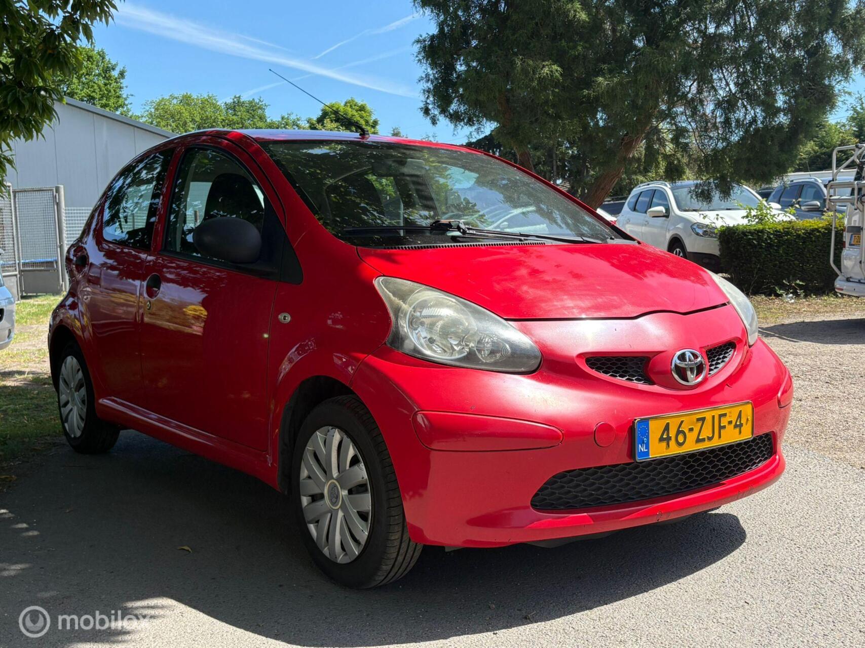 Toyota Toyota Aygo 1.0-12V 5-deuren Nieuwe APK 2007 - voorkant