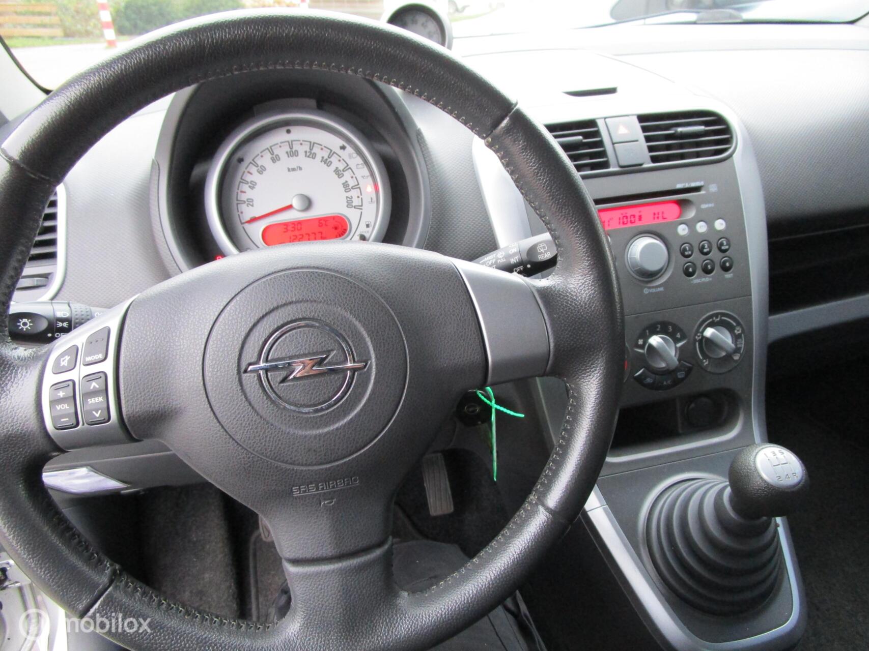 Foto van Opel Agila