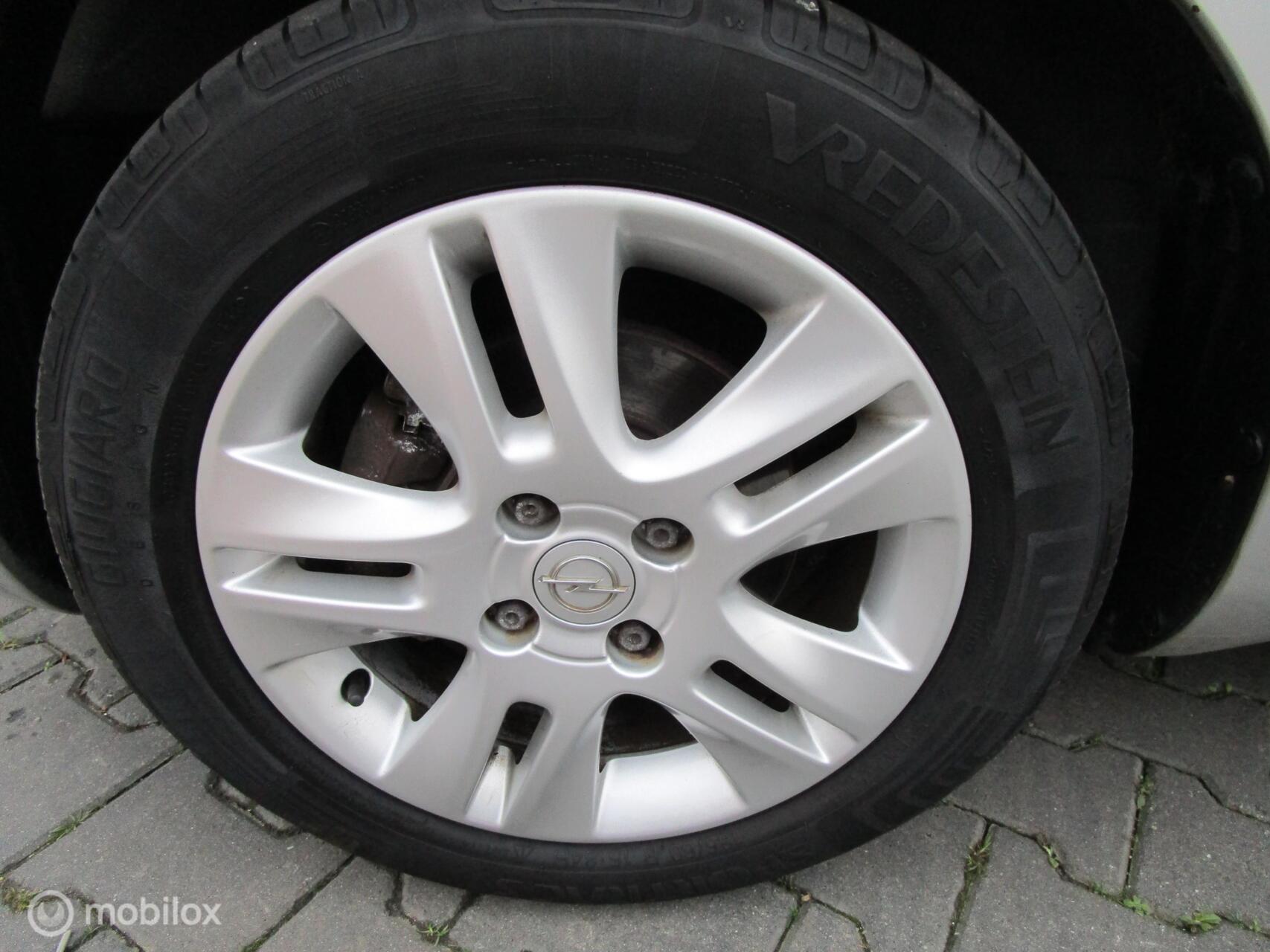 Foto van Opel Agila