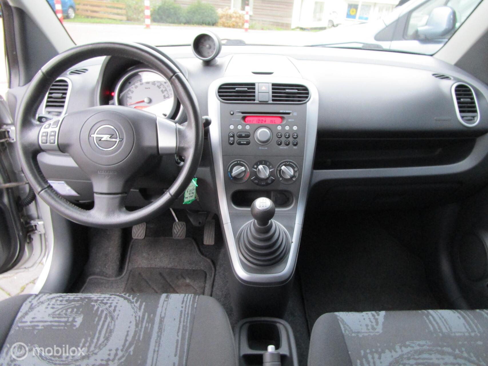 Foto van Opel Agila