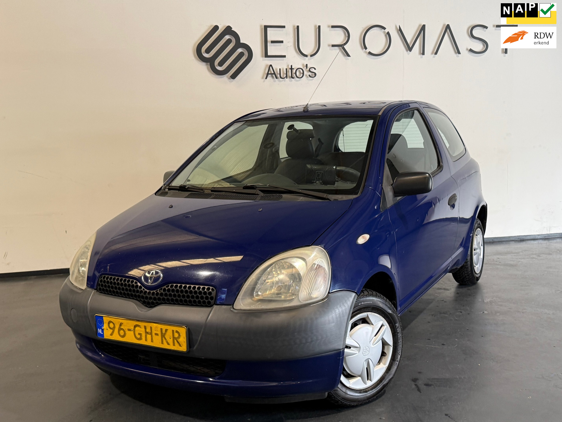 Toyota Toyota Yaris 1.0-16V VVT-i Carplay Apk tot 09-12-2026 2000 - voorkant