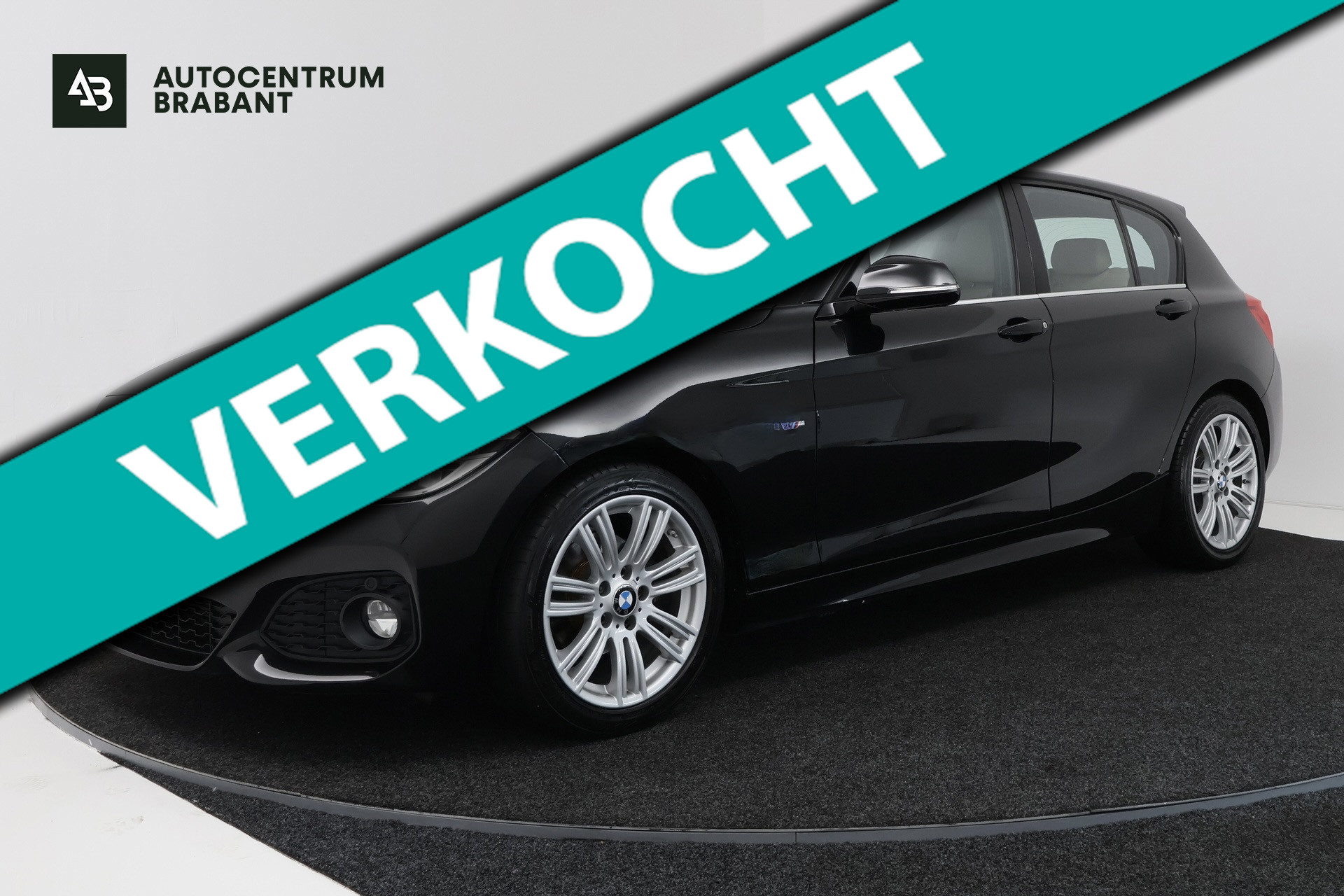 BMW 118i 118i High Executive M-Sport Automaat (M-PAKKET, STOELVERWARMING, GROOT-NAVIGATIE, PARKEERSENSOREN, DEALER ONDERHOUDEN) 2017 - voorkant