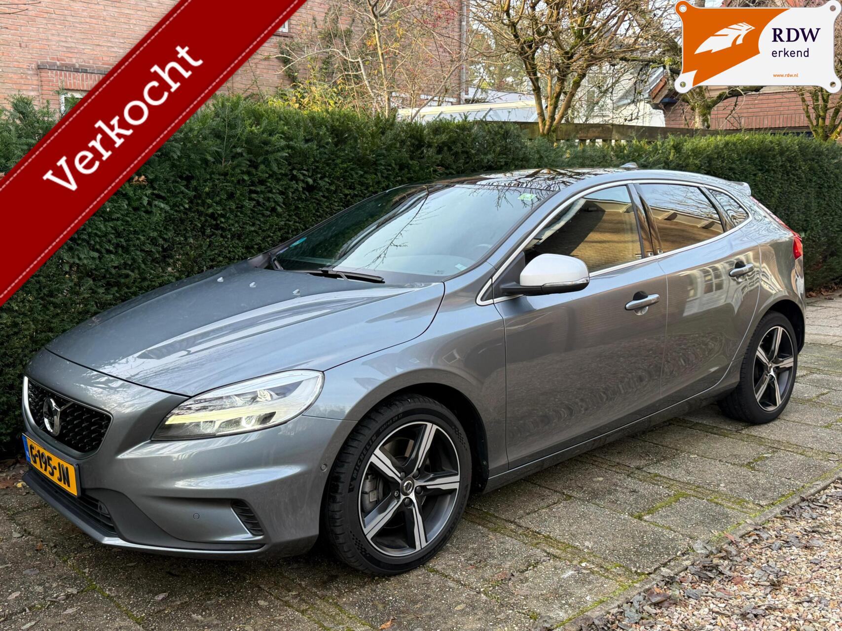Volvo V40 1.5 T3 R-Design l H&K l Pano l Camera l Full led 2019 - voorkant