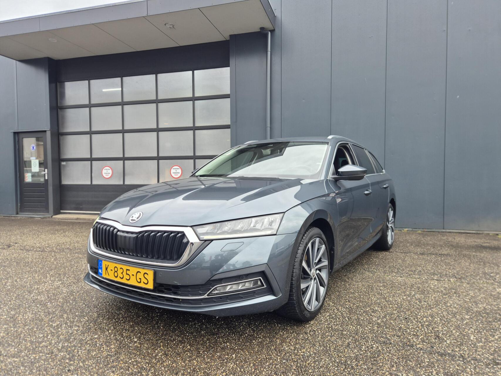 Skoda Octavia 1.0 TSI Bns Ed. Plus 2020 - voorkant