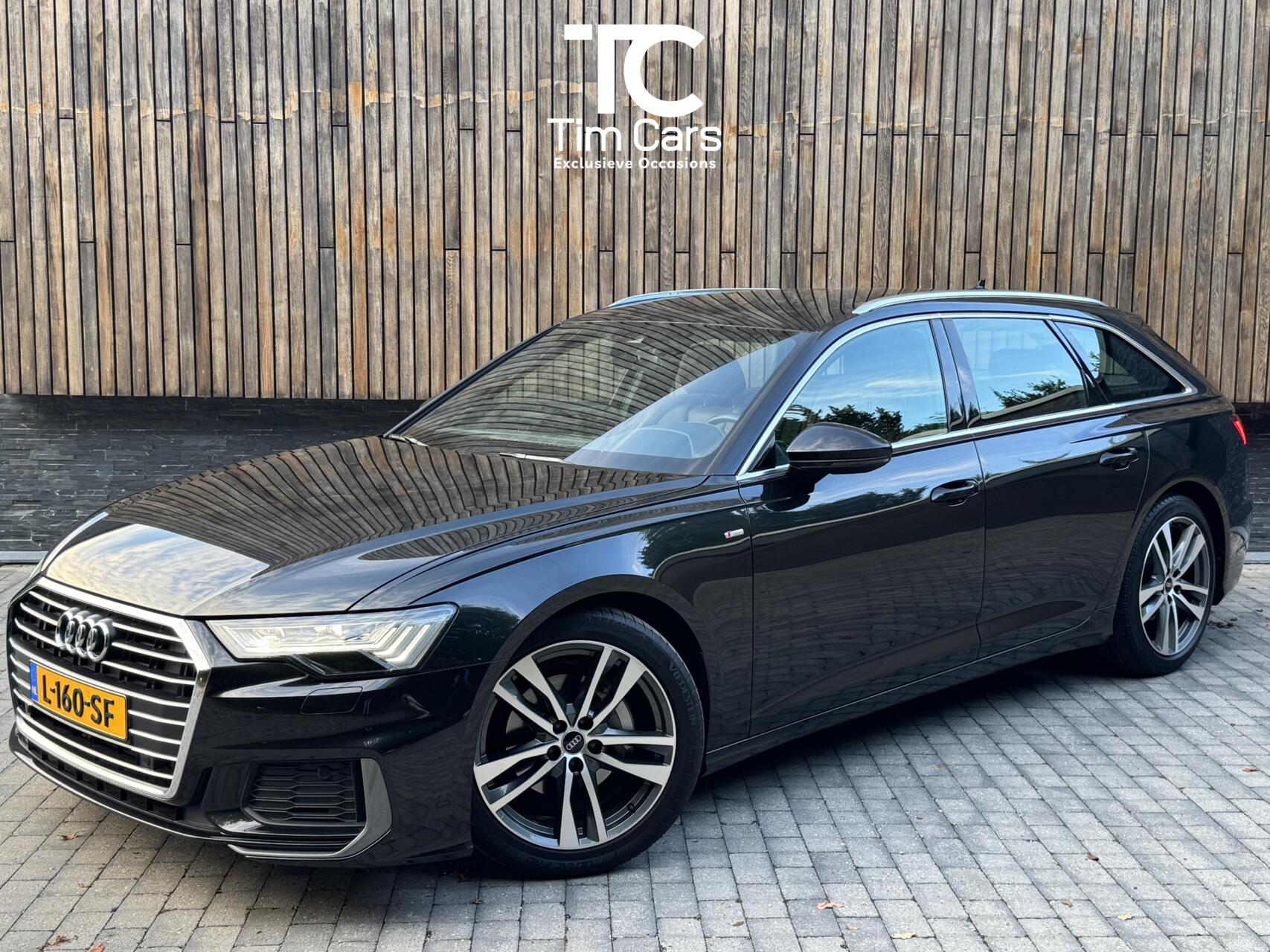 Audi A6 Avant 40 TFSI S edition Automaat | Cognac leren bekleding | LED Matrix verlichting | Stoelverwarming | Sfeerverlichting | Zonneschermen zijruiten achter | Digitale cockpit | Achteruitrijcamera | Parkeersensoren voor en achter 2021 - voorkant