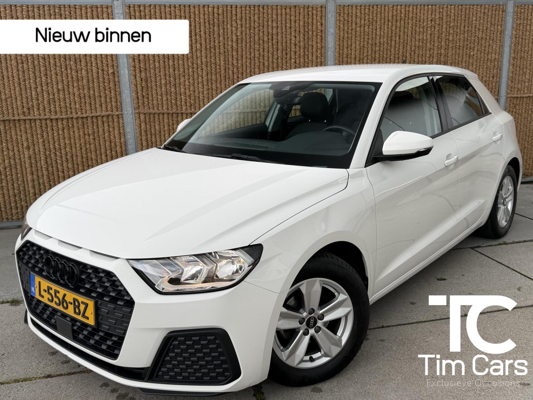 Audi A1 Sportback 25 TFSI Pro Line Apple CarPlay | Zwart optiek | Digitale cockpit |  Airconditioning | Cruise control | Rijbaan assistent | DAB radio ontvangst | Isofix 2021 - voorkant