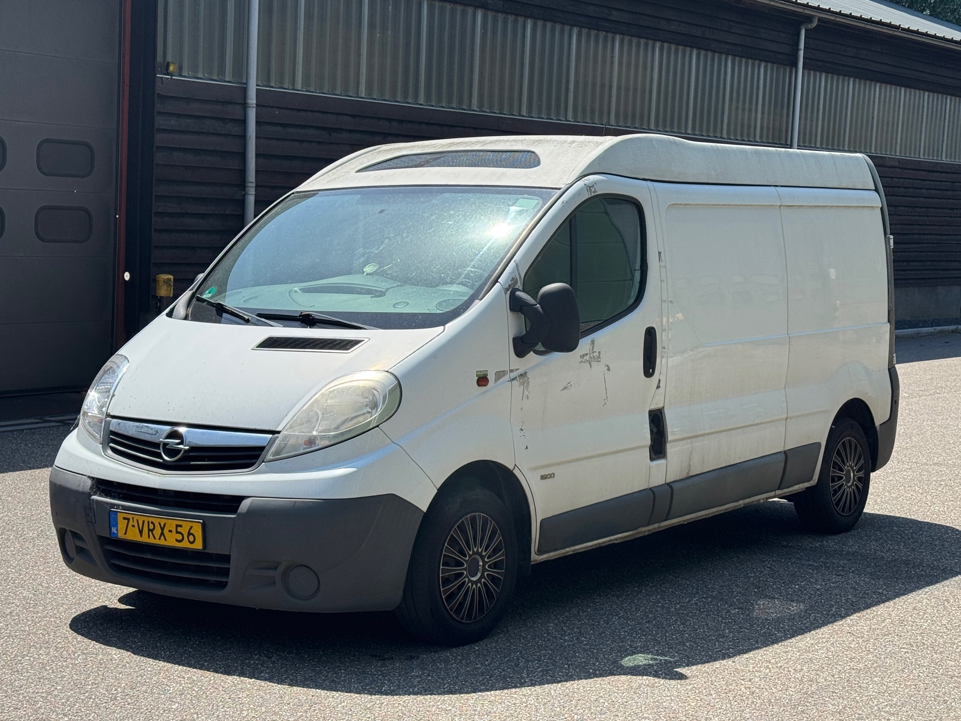 Opel Vivaro 2.0 CDTI L2H1 KOEL/VRIES 2011 - voorkant