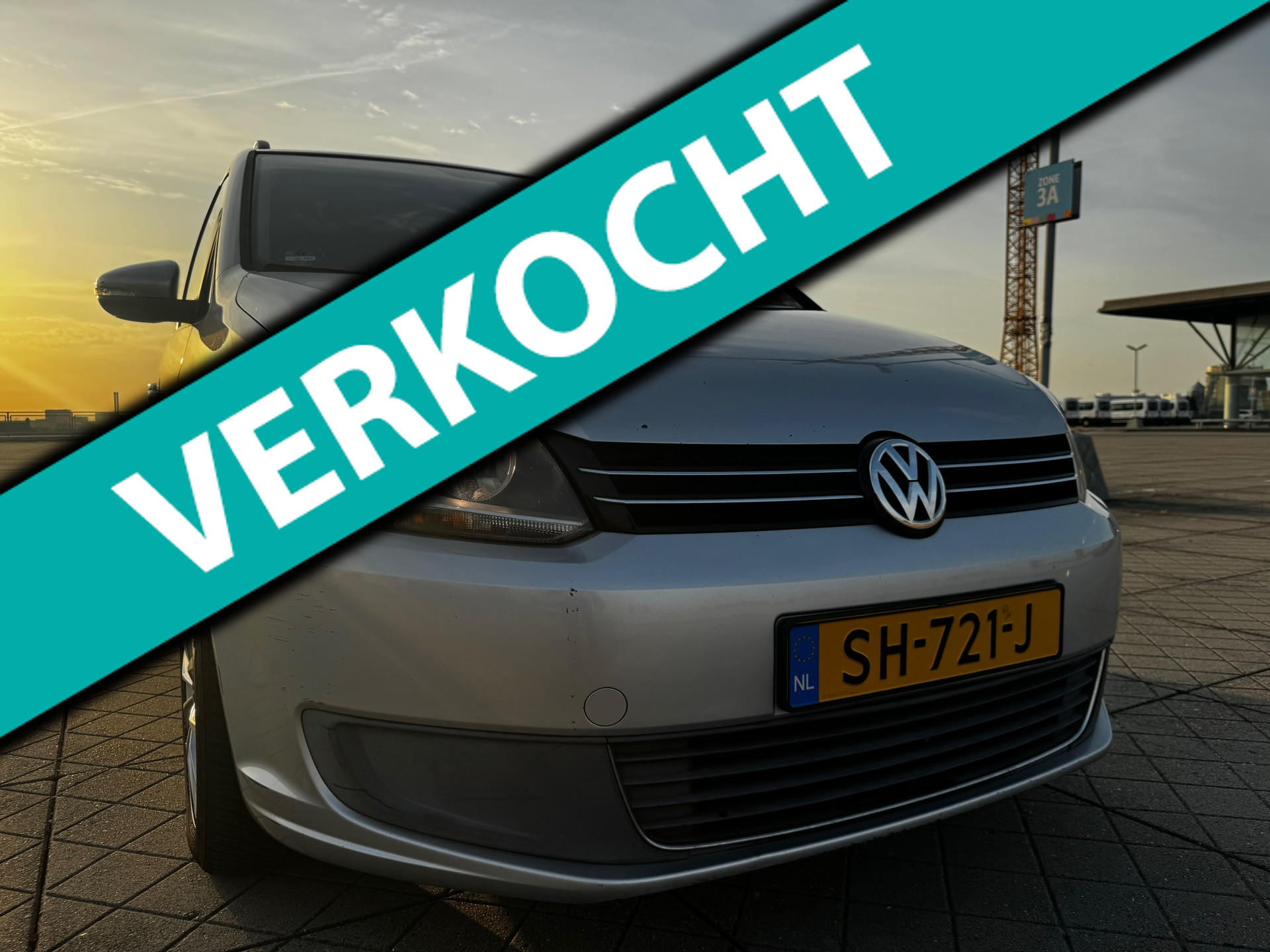 Volkswagen Touran 1.4 TSI Trendline 7p. CRUISE CLIMA PDC 2010 - voorkant
