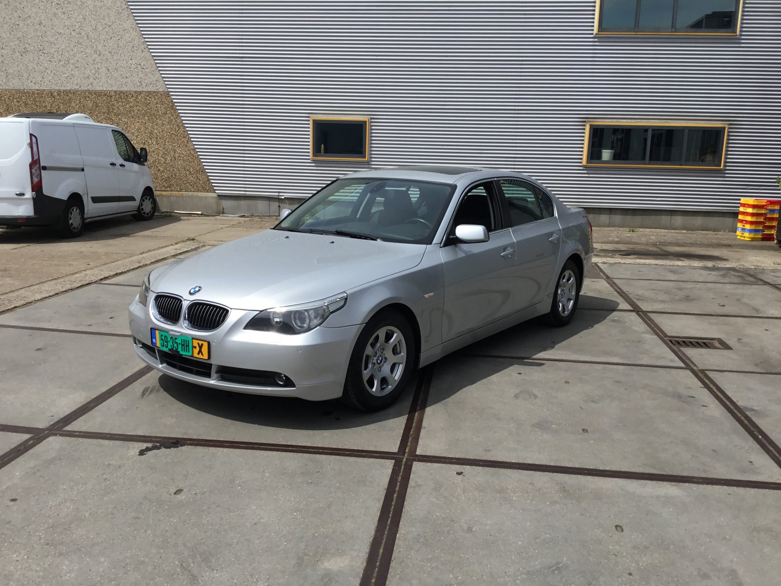 BMW 5-serie 520i 2004 - voorkant