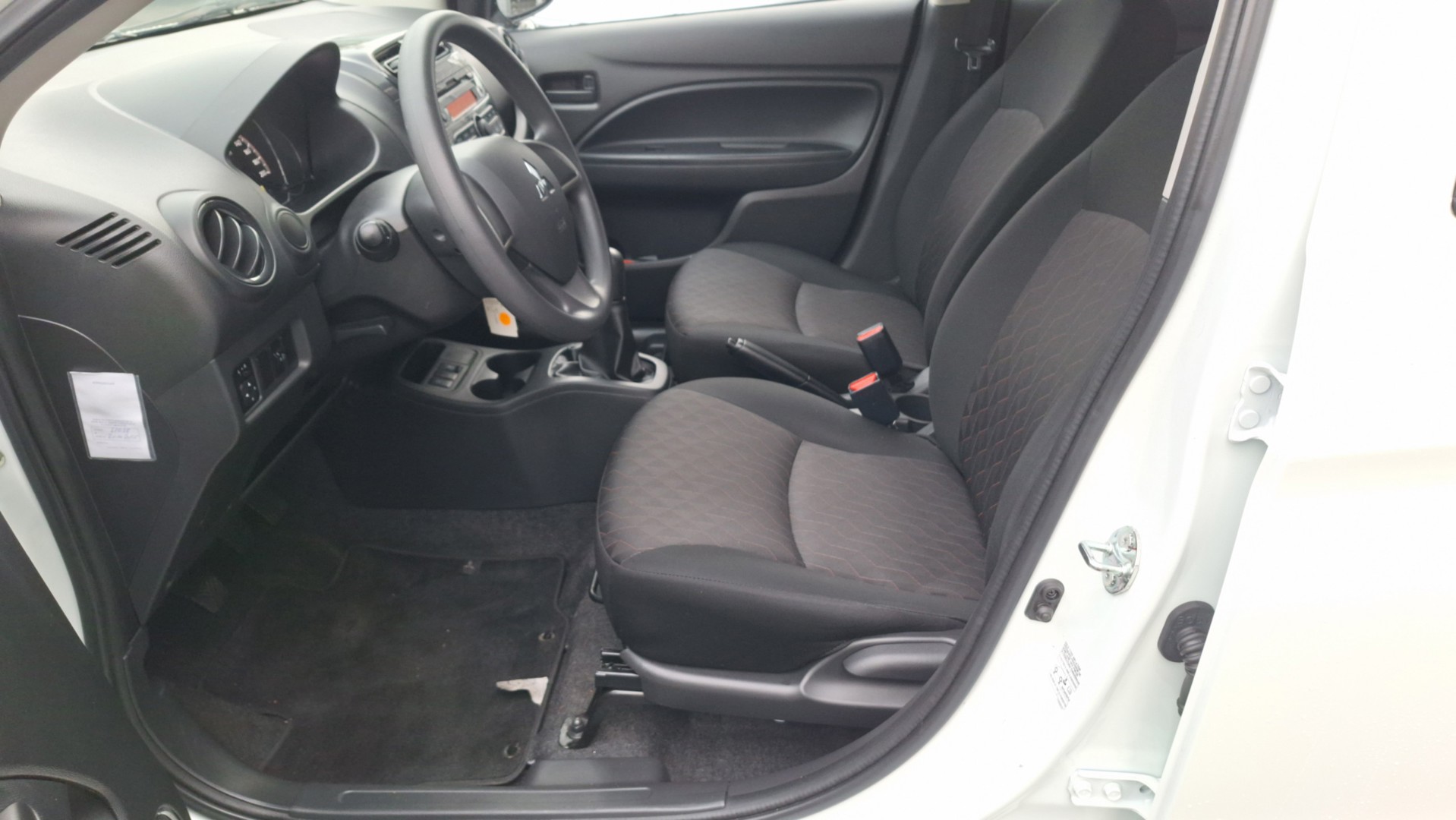 Foto van Mitsubishi Space Star