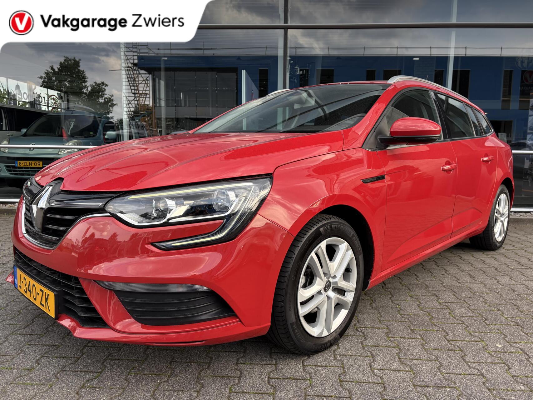 Renault Megane 1.3 TCe Zen Navi|PDC|Trekhaak. 2020 - voorkant