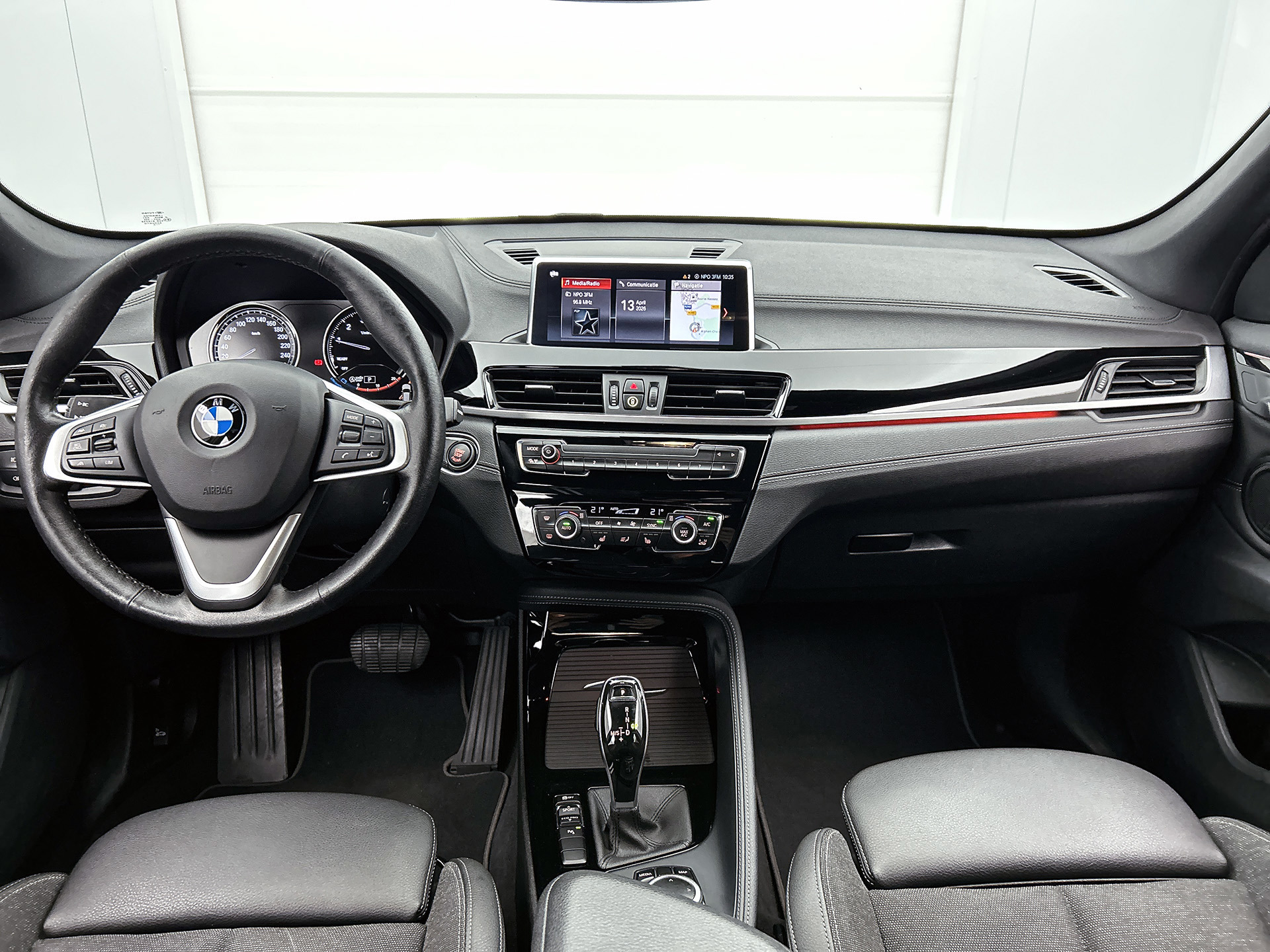 Foto van BMW X1 Sdrive18i