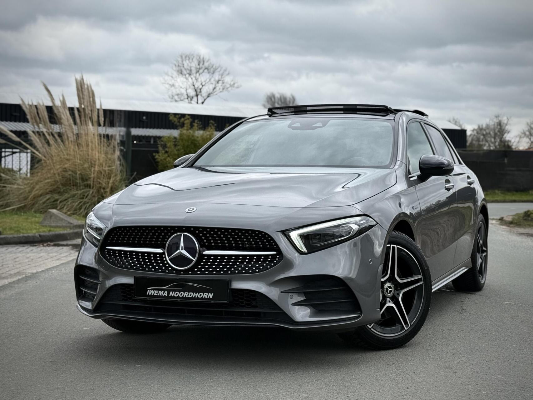 Mercedes-Benz A 250 E 250 e AMG Panoramadak|Keyless|Night pakket|Multibeam led|Camera|Elektr. verst. stoelen|Sfeerverlichting 2021 - voorkant