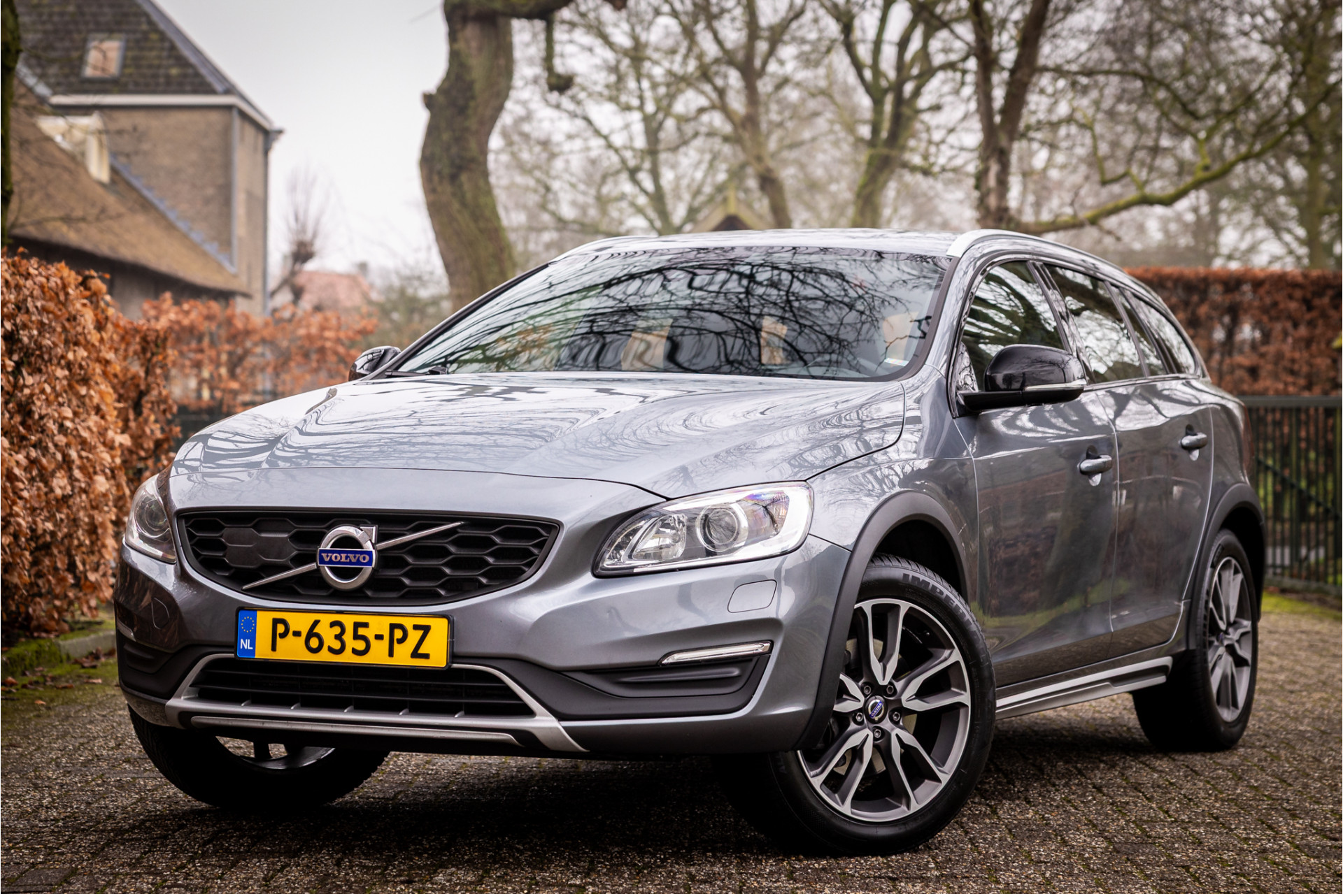 Volvo V60 2.0 T5 Summum 2016 - voorkant